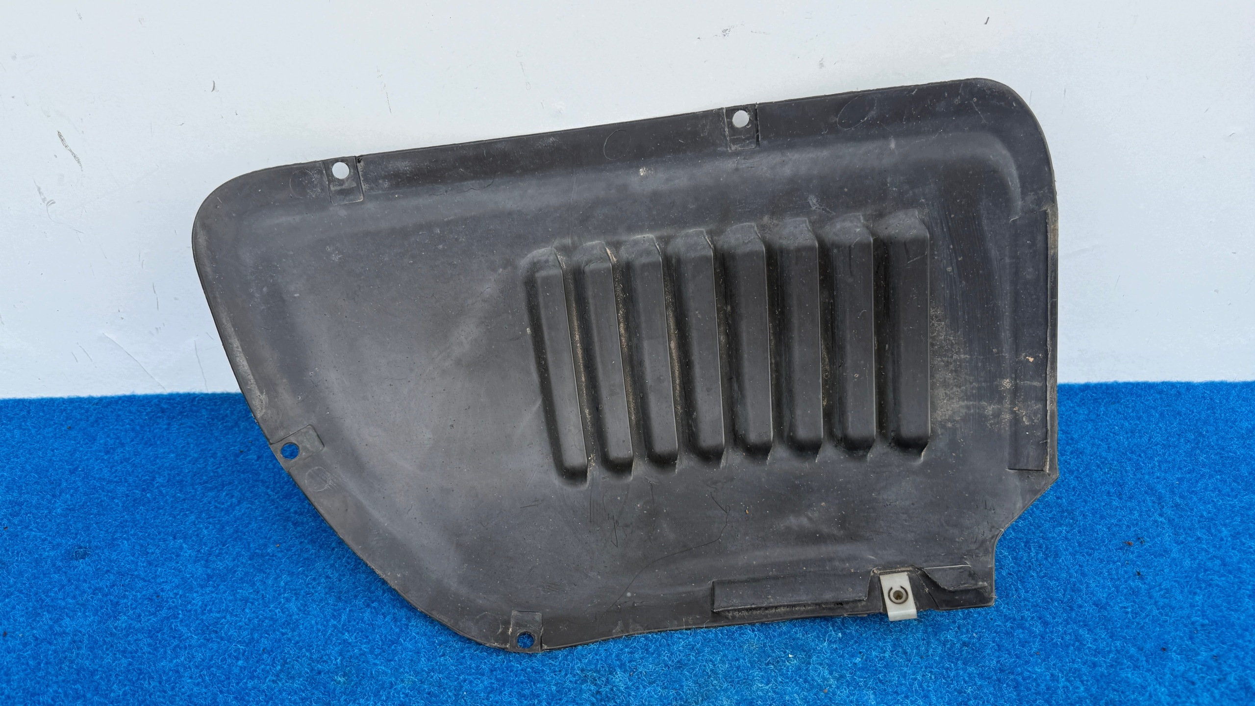 CHRYSLER 300M right mudguard front cover 04580484AB KP9/99AC