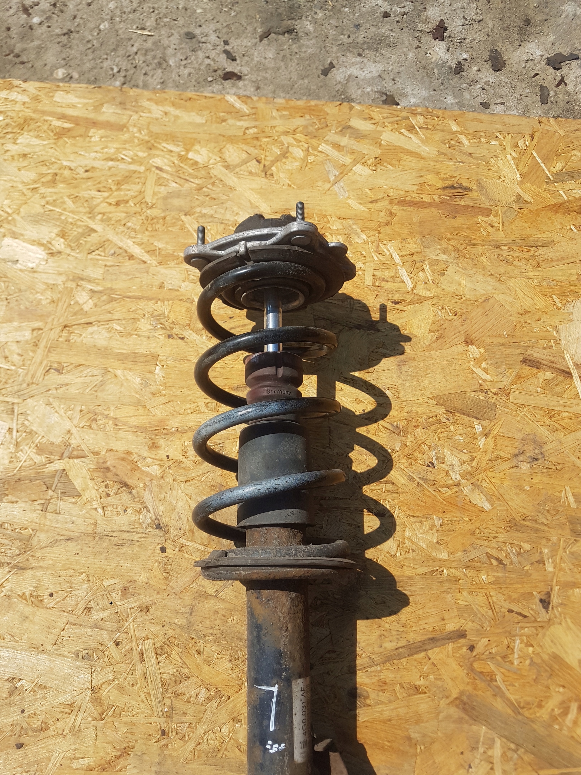 shock absorber left front AUDI A6 C7 A7 4G0413031AF