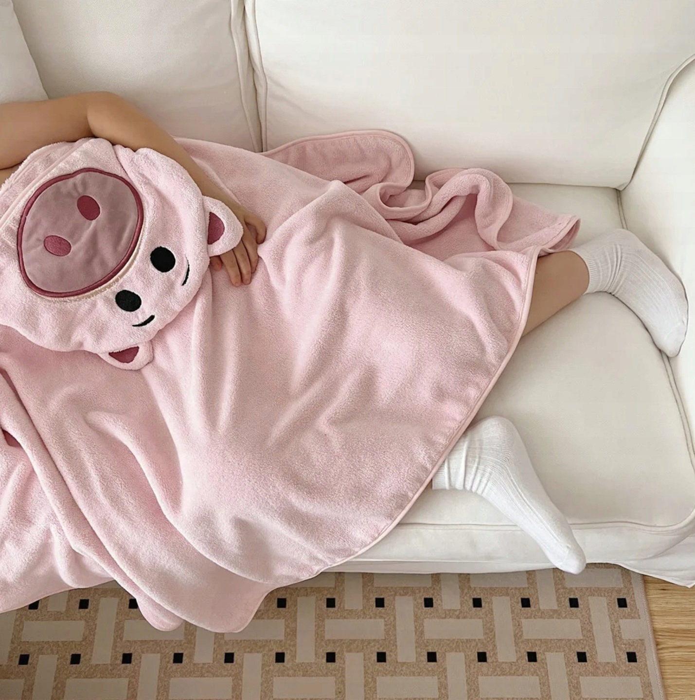 RĘCZNIK OKRYCIE KĄPIELOWE Z KAPTUREM 70X140 KĄPIELOWY PONCZO DLA DZIECI Szerokość produktu 140 cm