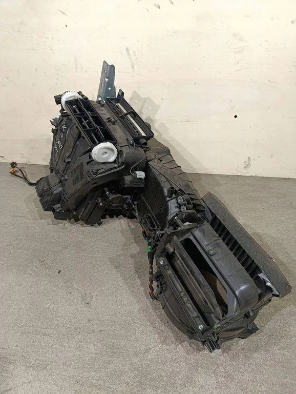 радиатор отопителя vw Caddy III (2KA, 2KH, 2CA, 2CH) 1K1820307 1.6дизель