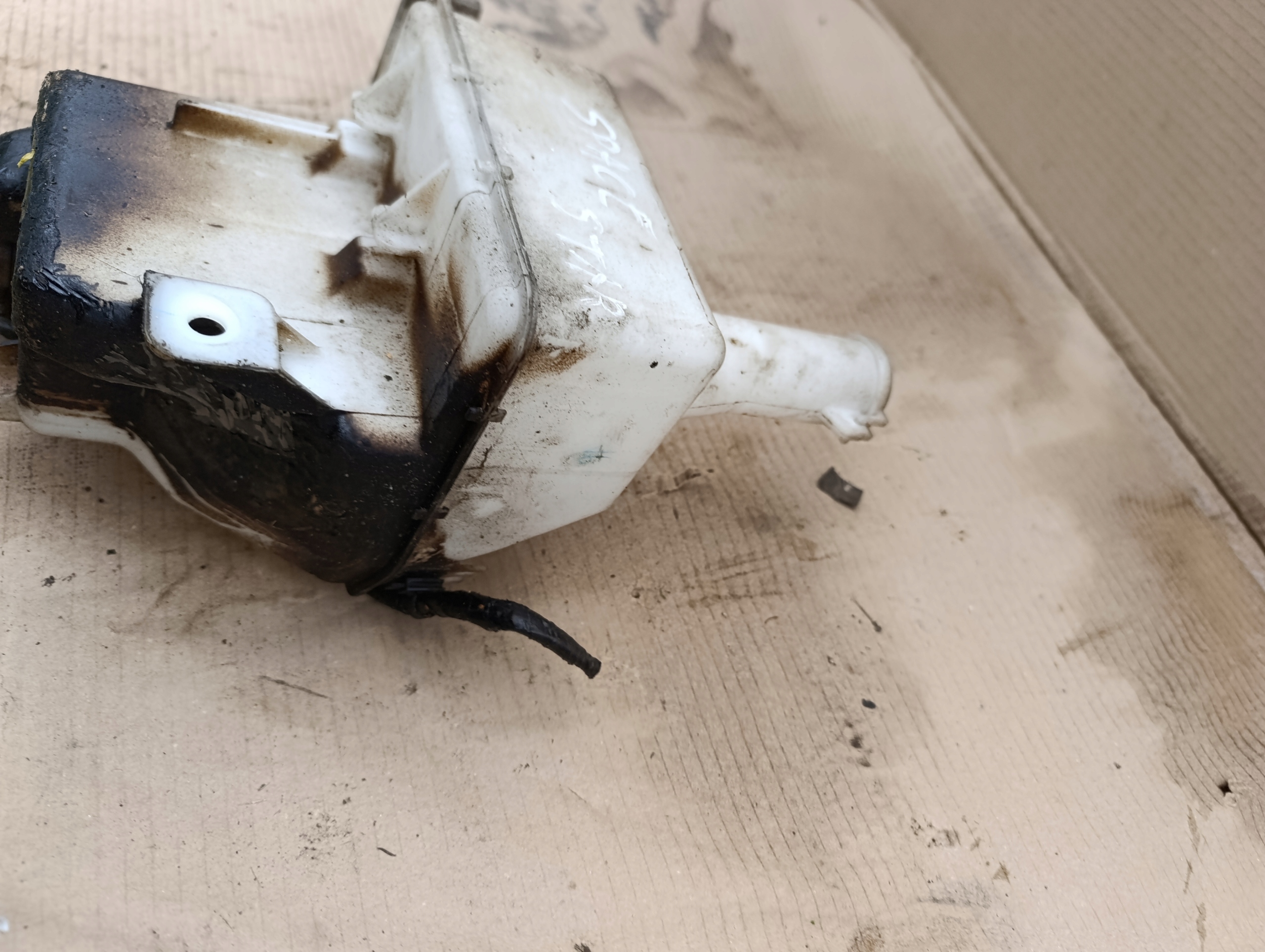 mitsubishi Space Star II бачок омывателя