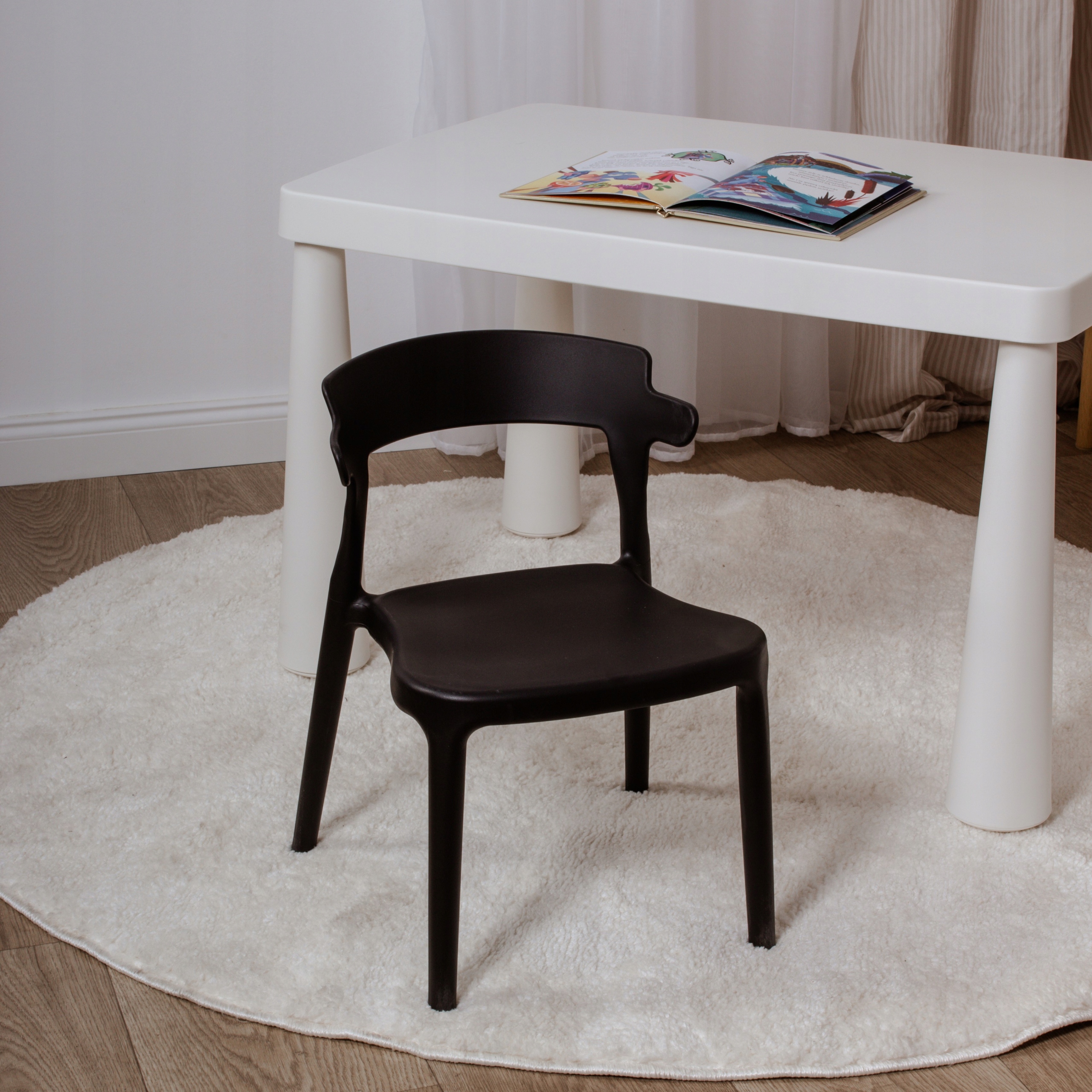 KRZESEŁKO DLA DZIECI Z OPARCIEM PLASTIKOWE CZARNE KRZESŁO DZIECIĘCE MOCNE Marka Szchara