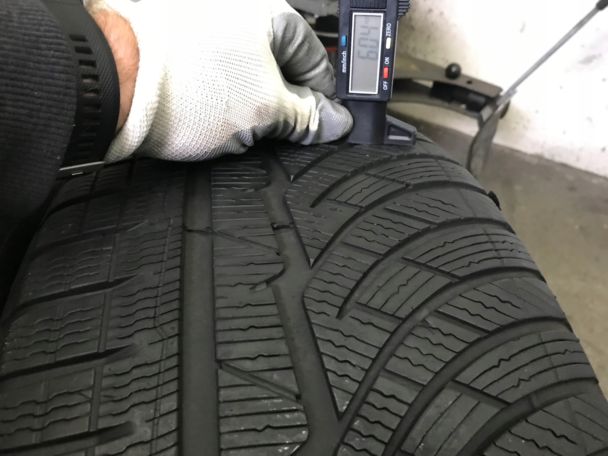 2 tyres winter 245/50R18 Michelin PA4 RUN FLAT 6mm