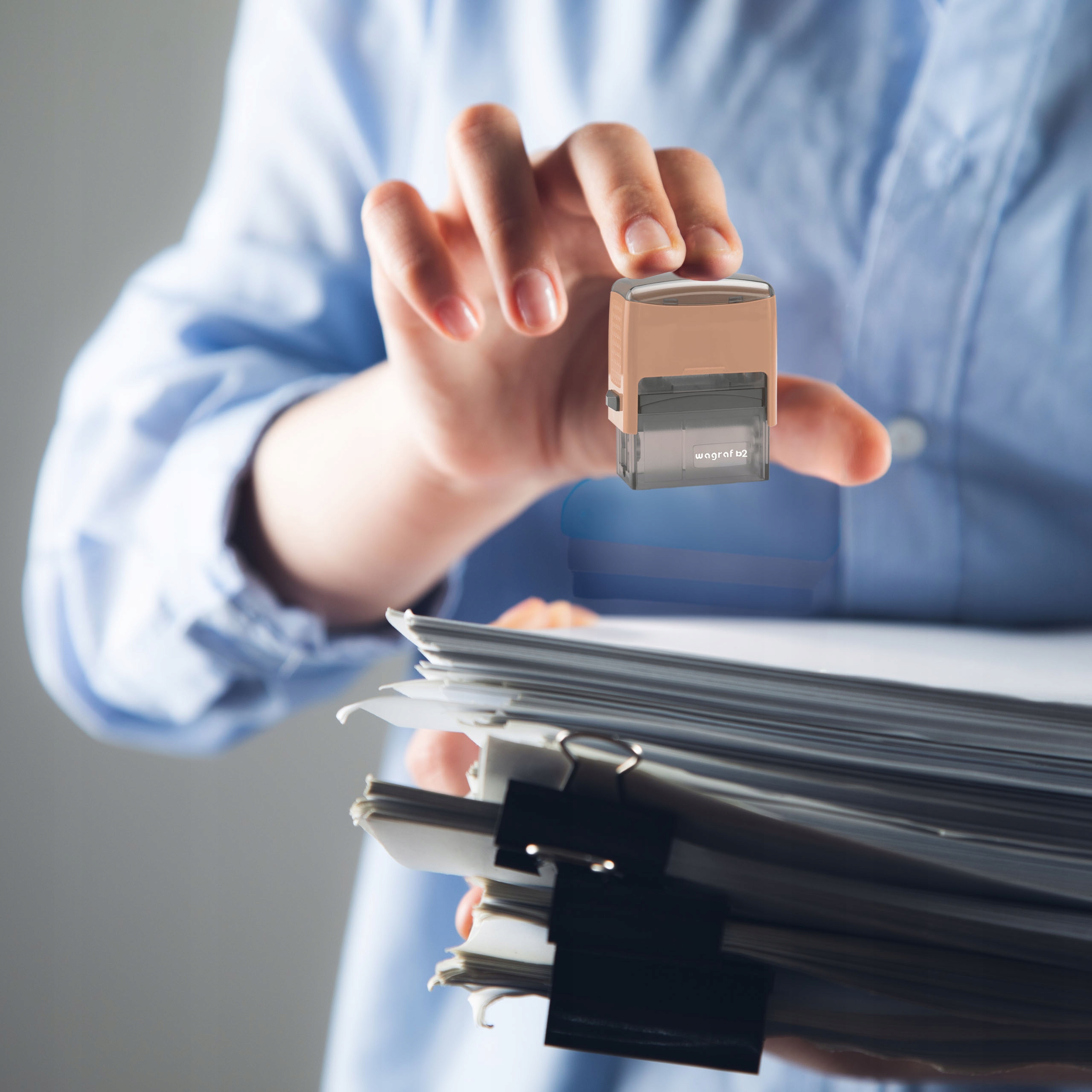 PIECZĄTKA WAGRAF B2s DO 4 LINII FIRMOWA IMIENNA BIUROWA PROJEKT + GUMKA Rodzaj Automatyczna (samotuszująca)