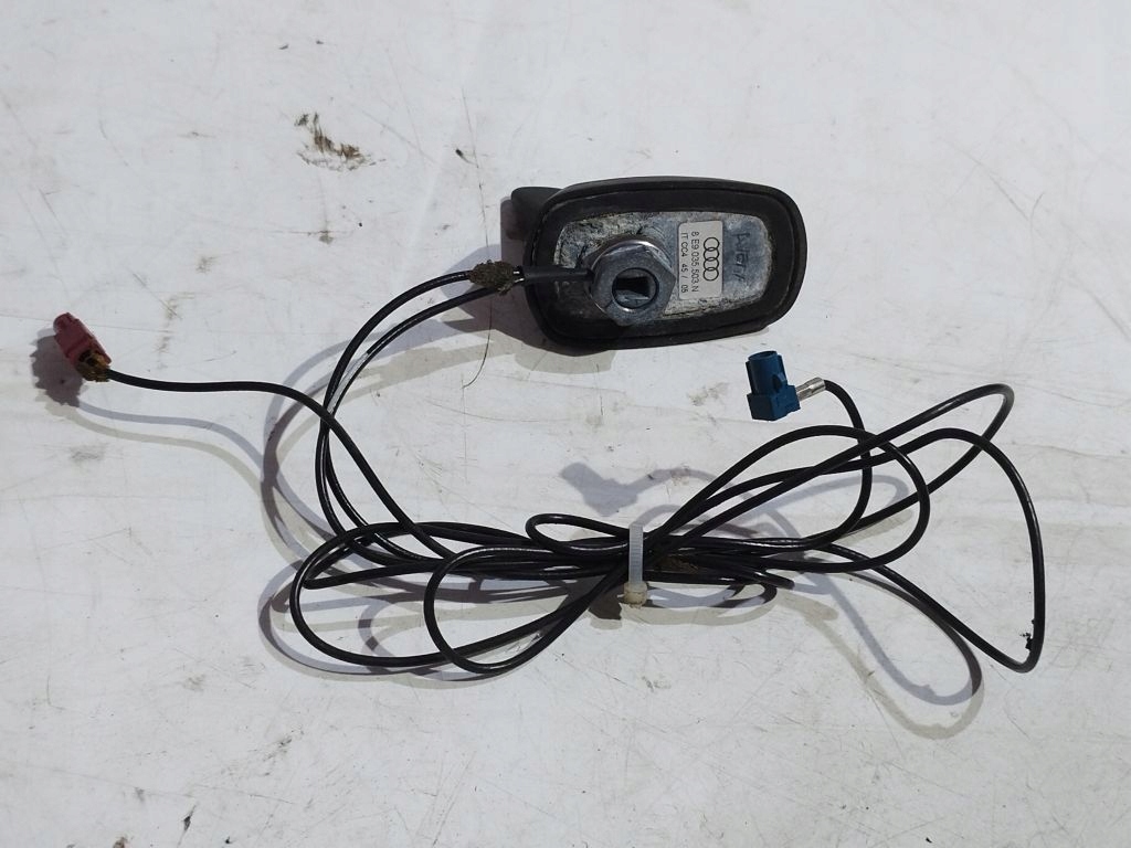 Audi A4 B7 kombi Antenne Toit 8E9035503N