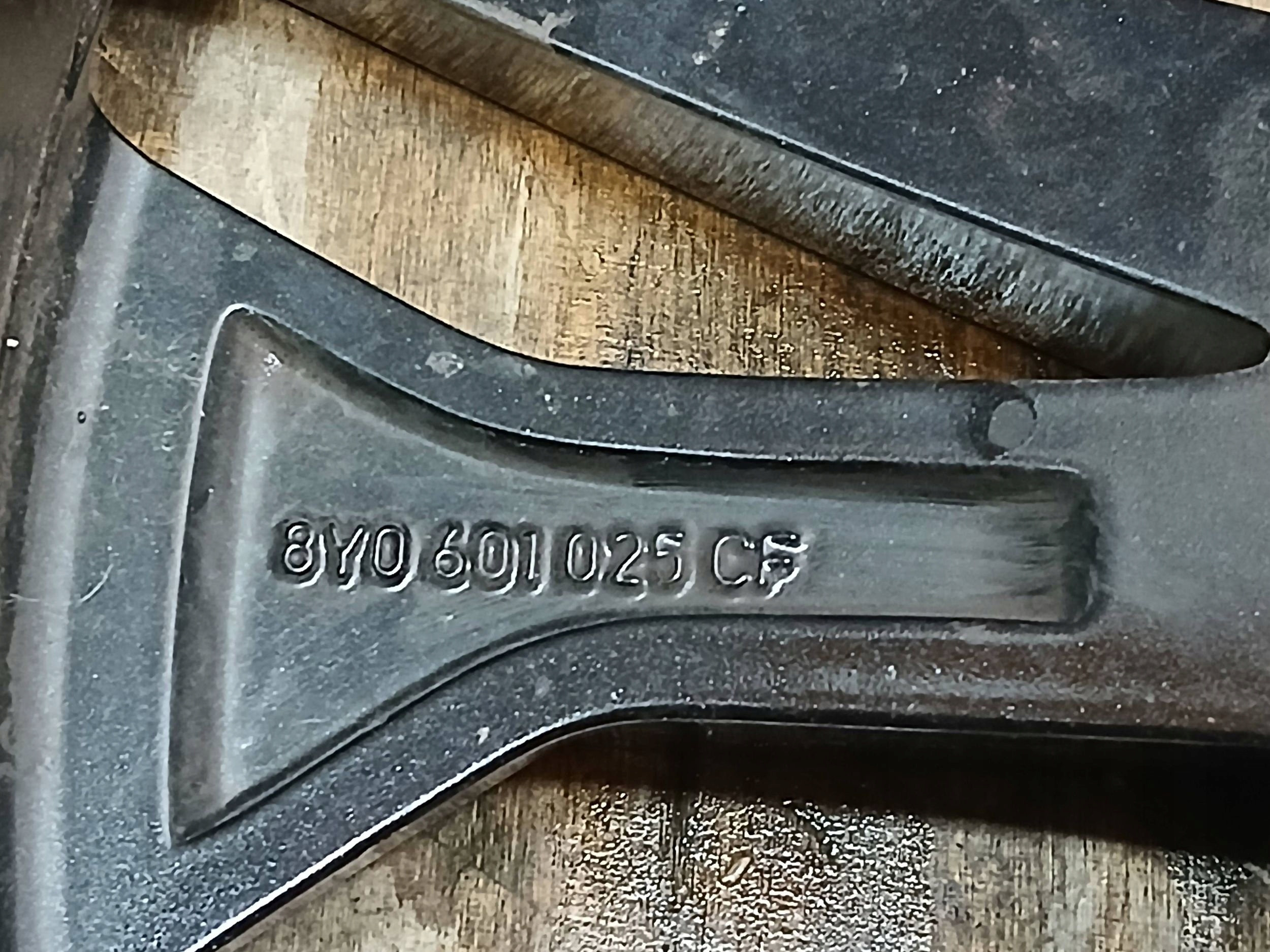 disk hliníkový AUDI A3 8Y 8J 18" ET46 5X112 8V0601025CF
