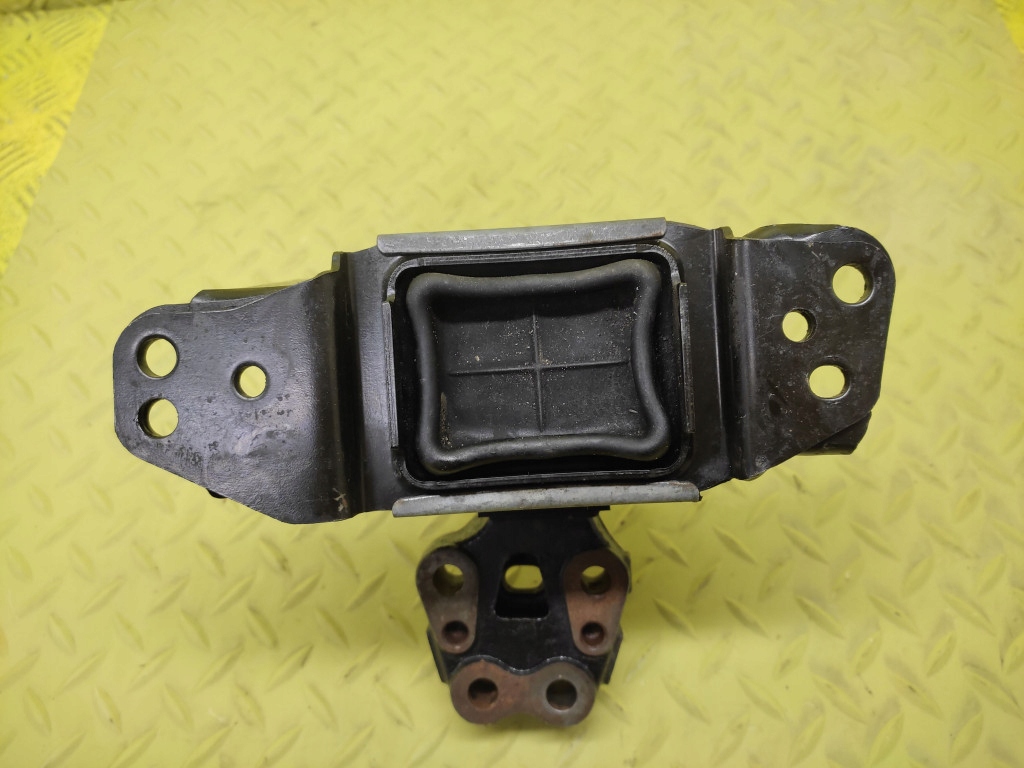 CITROEN C5 III 3.0 HDI engine mount 9646135380