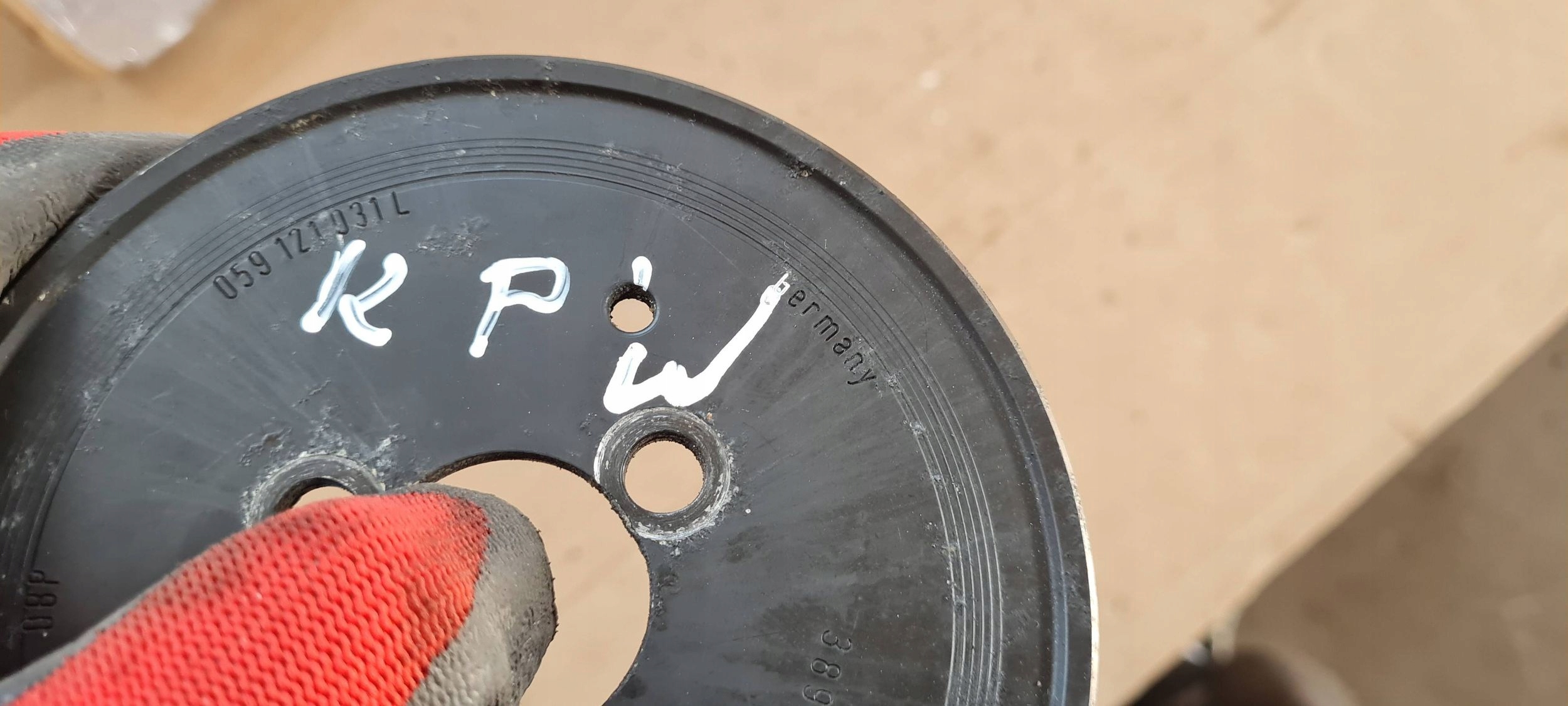 A6 C6 LIFT Puleggia POMPY d’acqua 3.0 TDI 059121031L A4 B8 A5