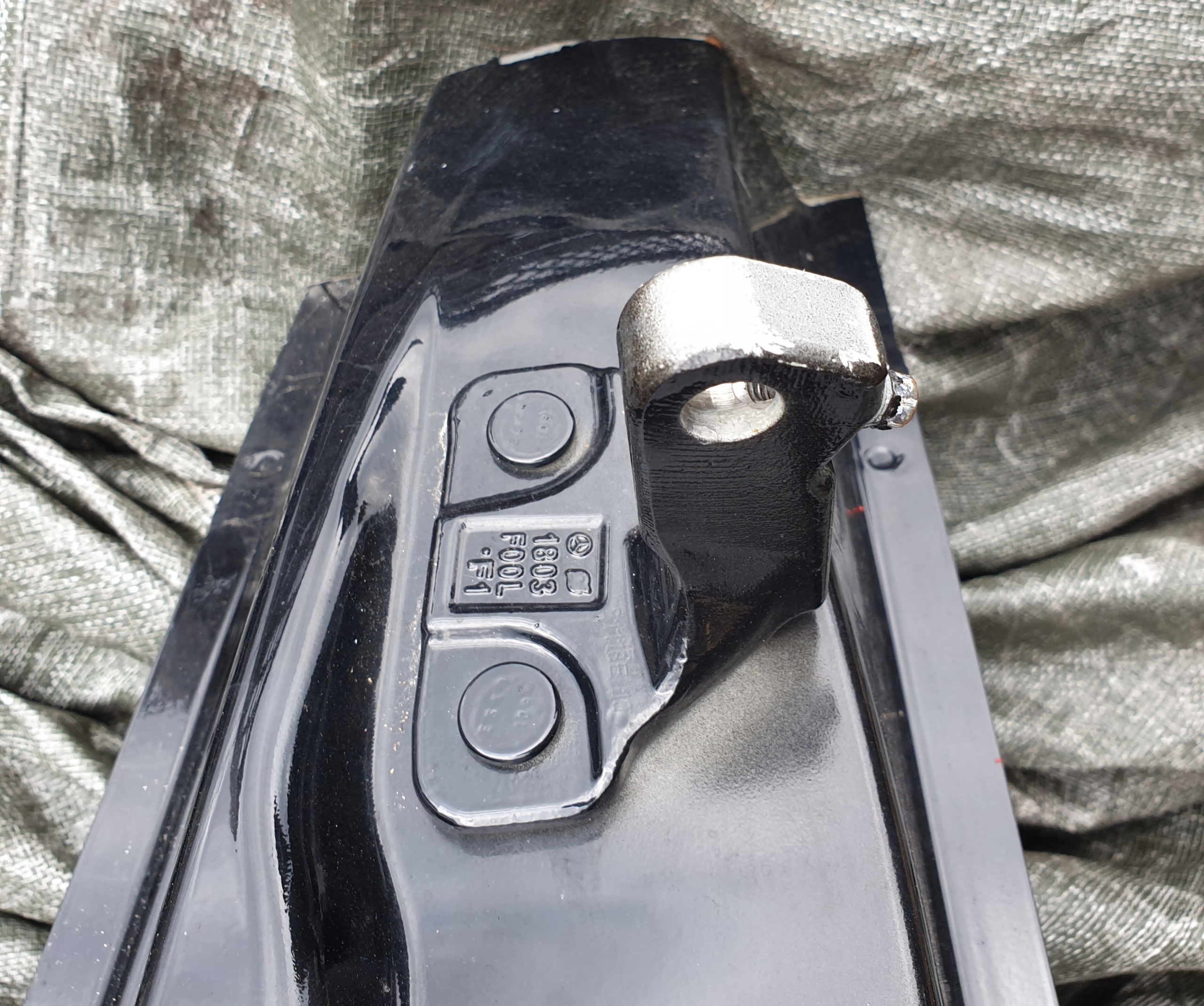 pillar central side left hinges door upper lower MERCEDES C W205 OE