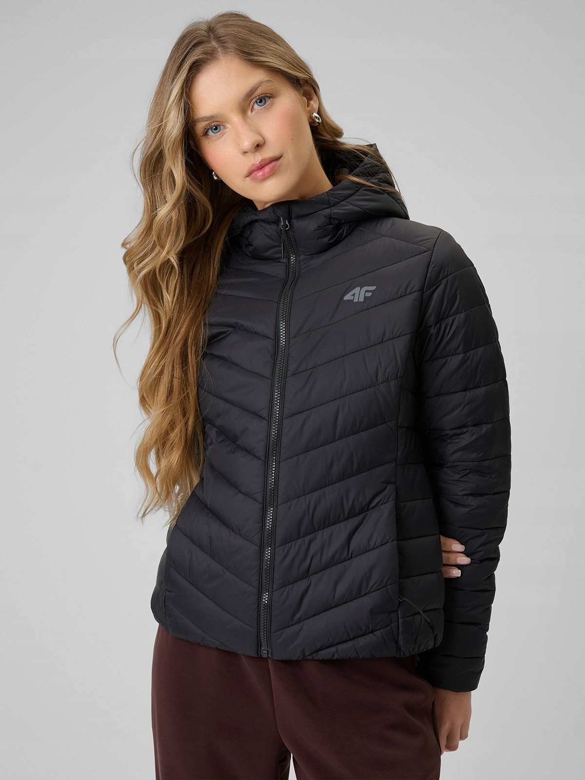4F Dámská Černá Prošívaná Hydrofobní Péřová Bunda