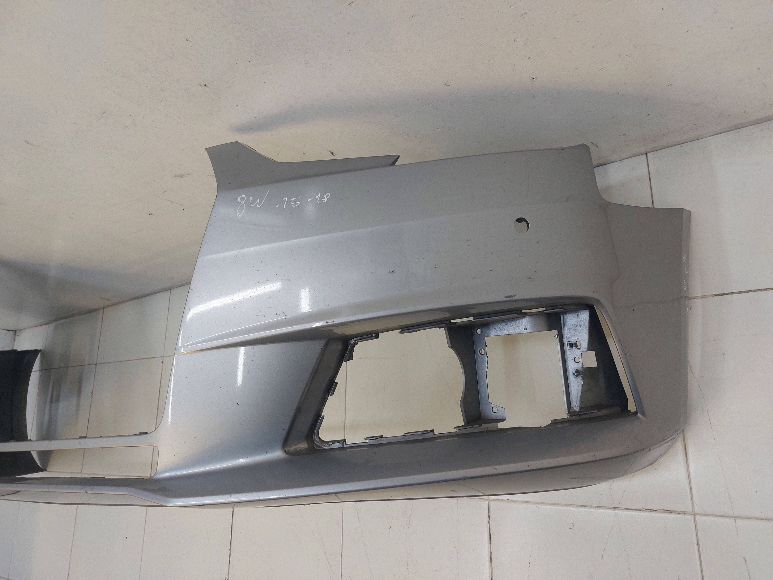 AUDI A4 B9 8W 16- 19r nárazník předek přední