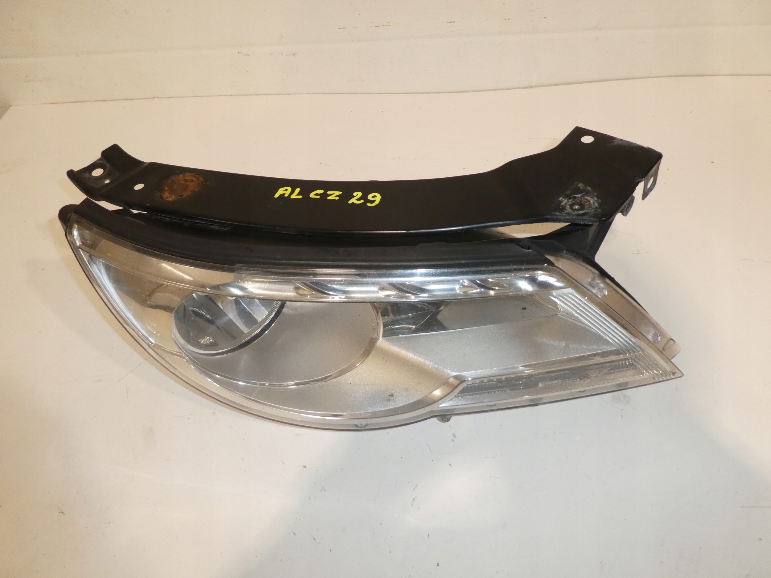VW TIGUAN and 5N 07-11 right light 5N1941032AB