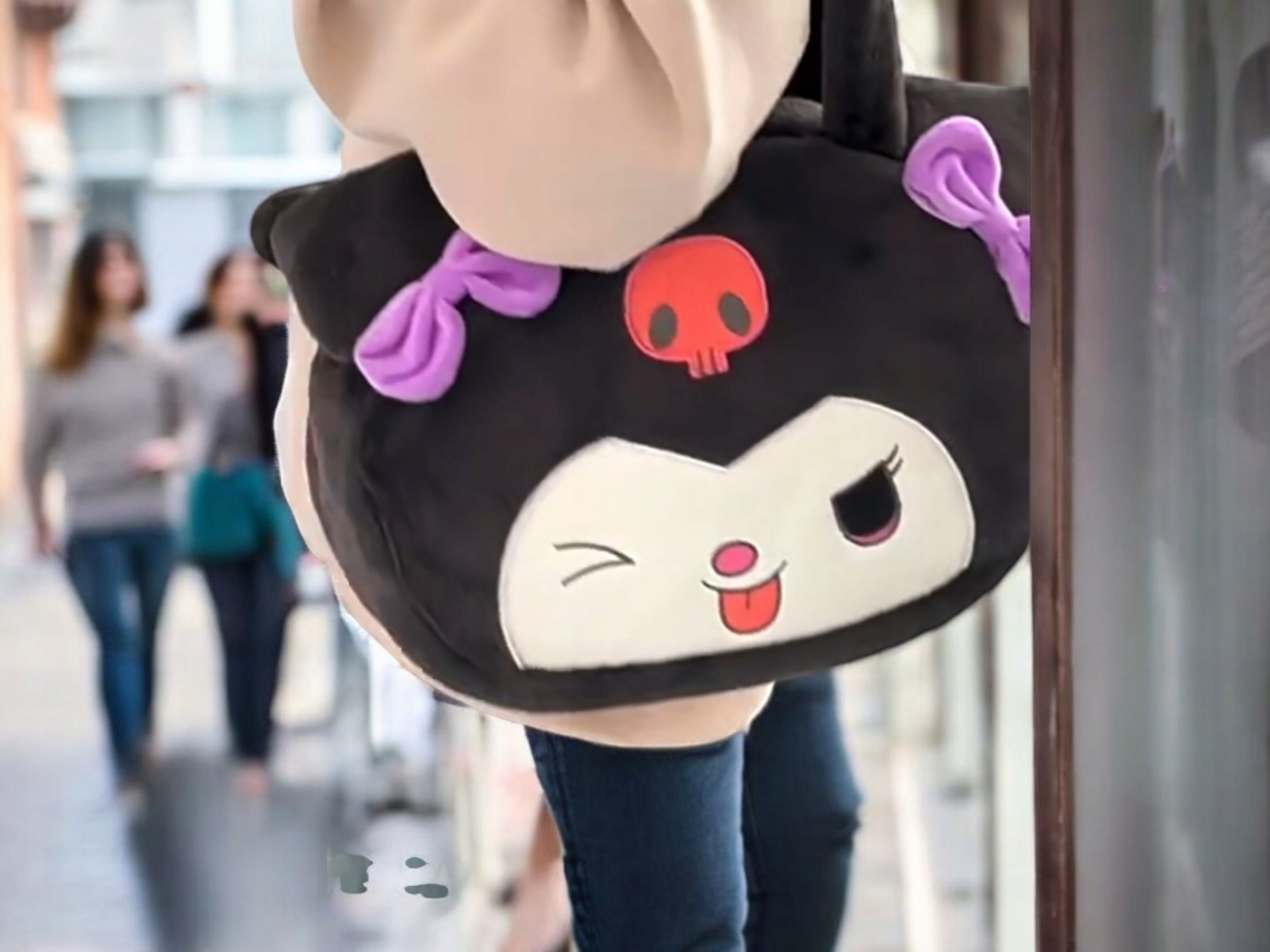 Torebka Kuromi Sanrio MY MELODY PLUSZOWA TOREBECZKA NA RAMIĘ HELLO KITTY Szerokość produktu 35 cm