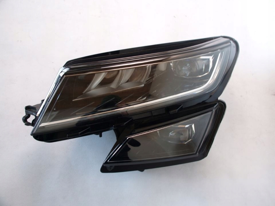 Skoda Kodiaq Reflektor links Licht links 17r