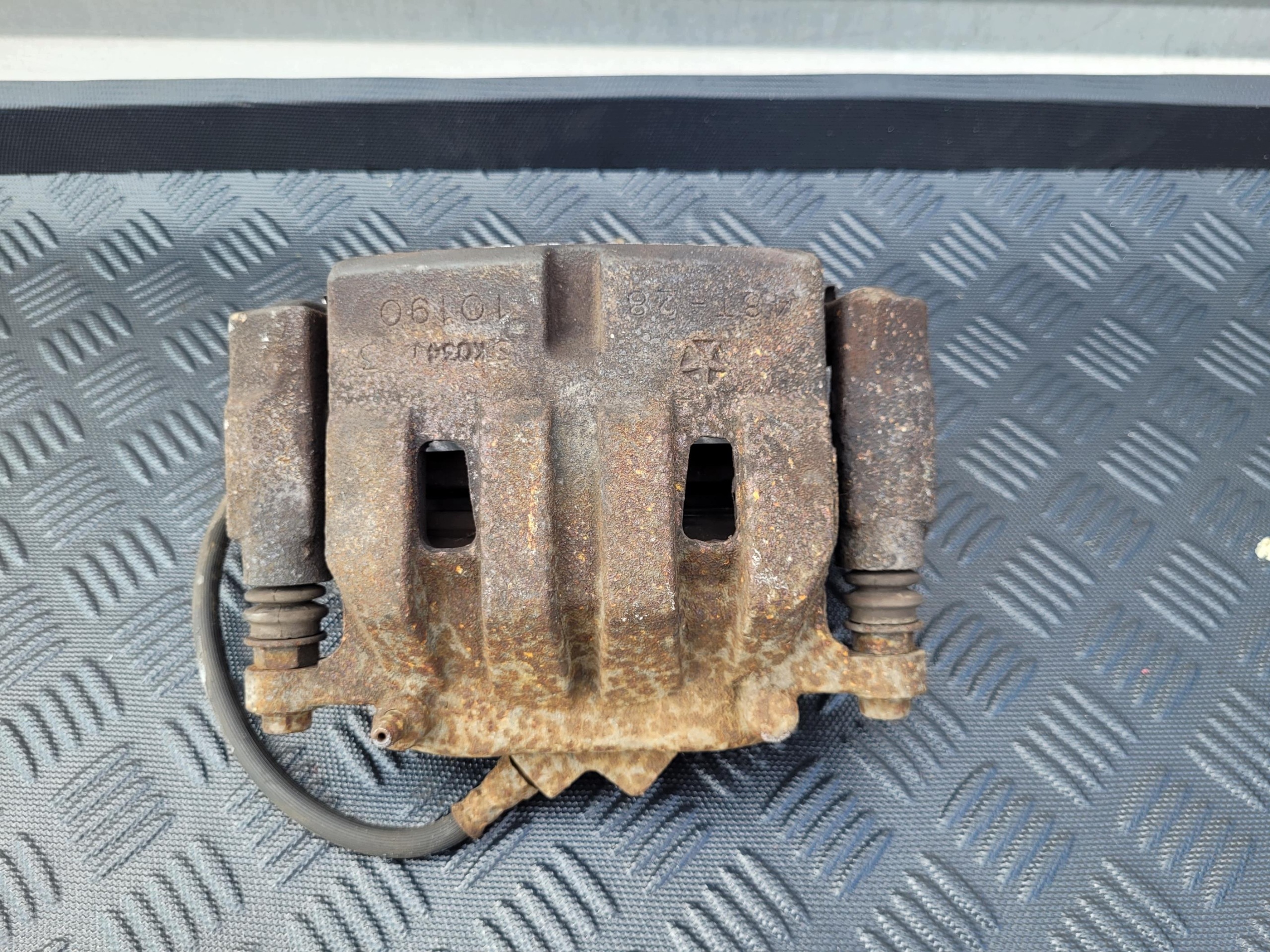caliper front front left JEEP CHEROKEE KL 2.0 CRD MTJ MULTIJET