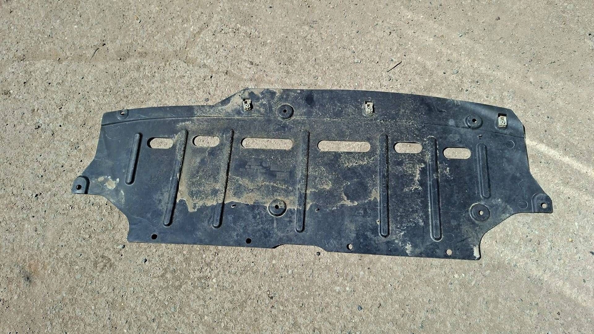cover below engine BMW i3 7255135