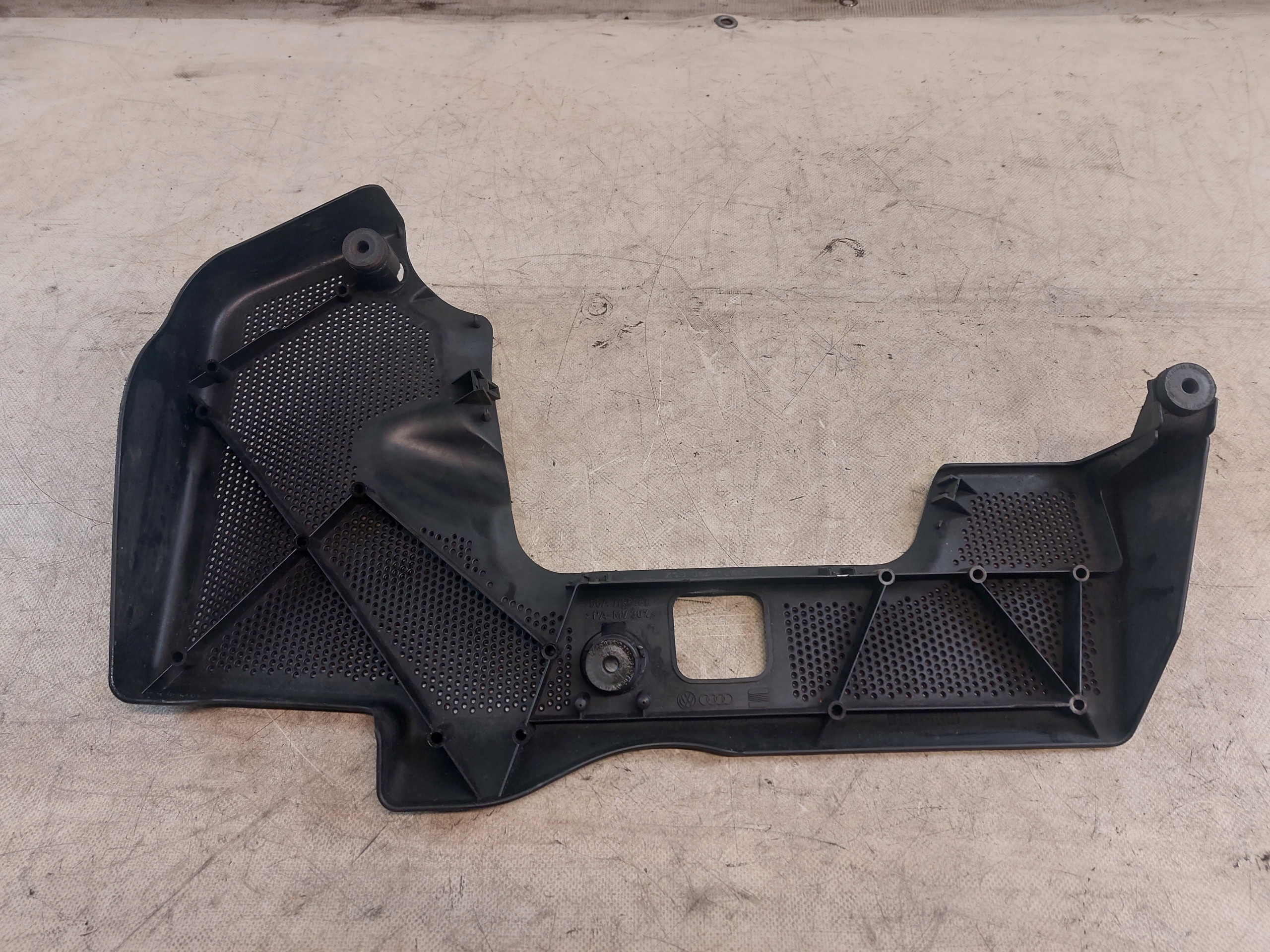 engine housing cover upper AUDI A3 8L 1.6