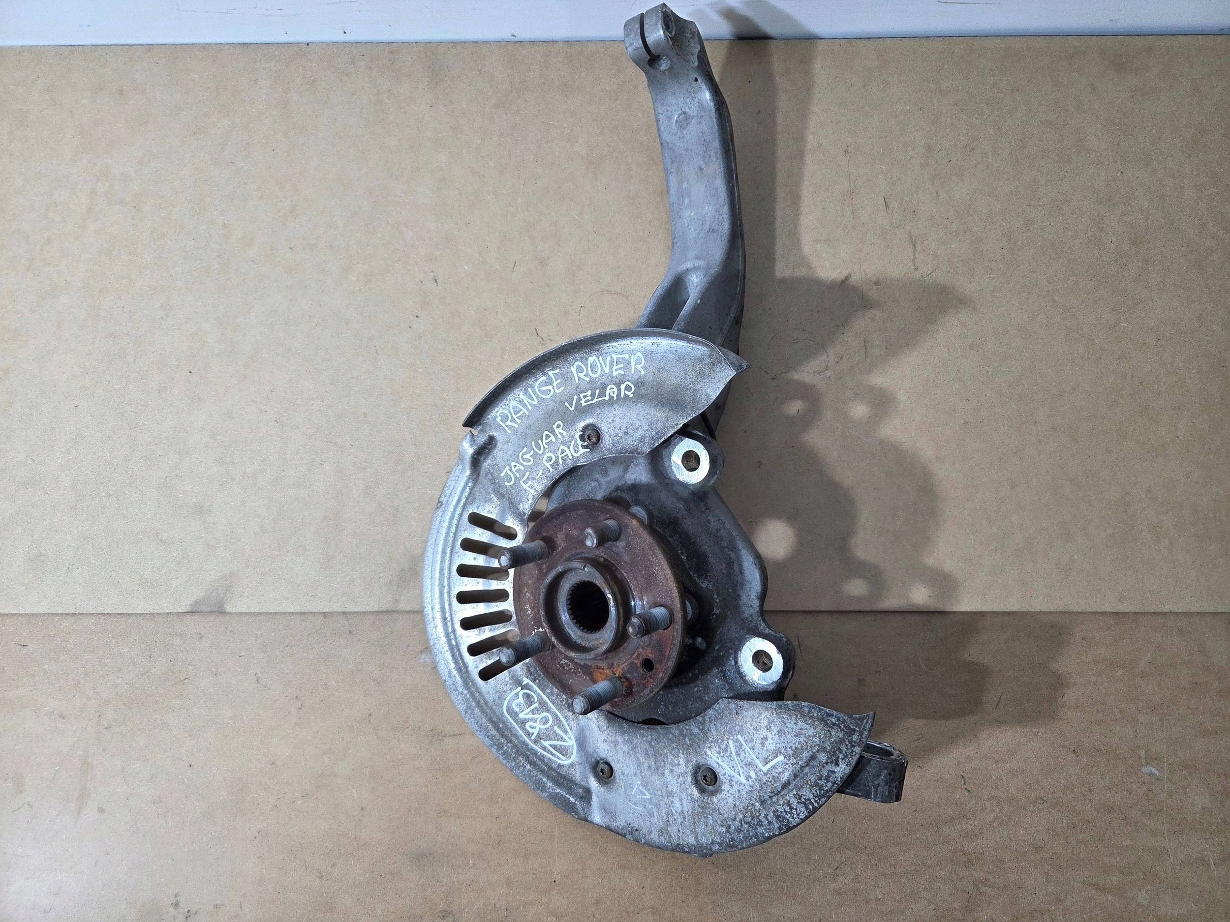 Range Rover Velar Jaguar F-Pace swing front left HK833K186BC (Z813)