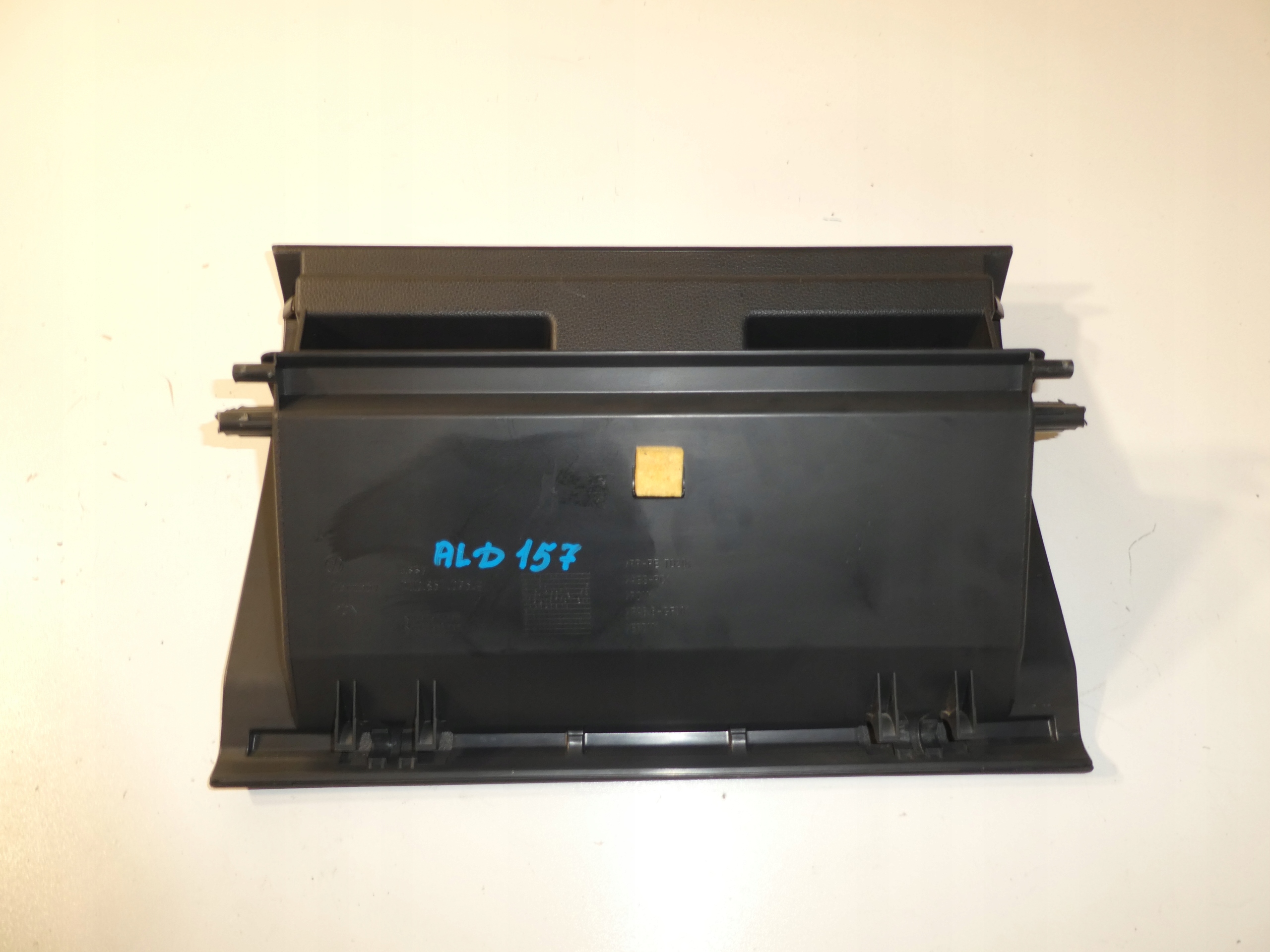 passenger compartment consoles VW AMAROK 2H 2H3 LIFT 2H0857095E