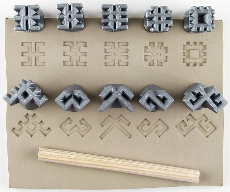 Rélyéf razítko baltské symboly 15x15mm Č. 7