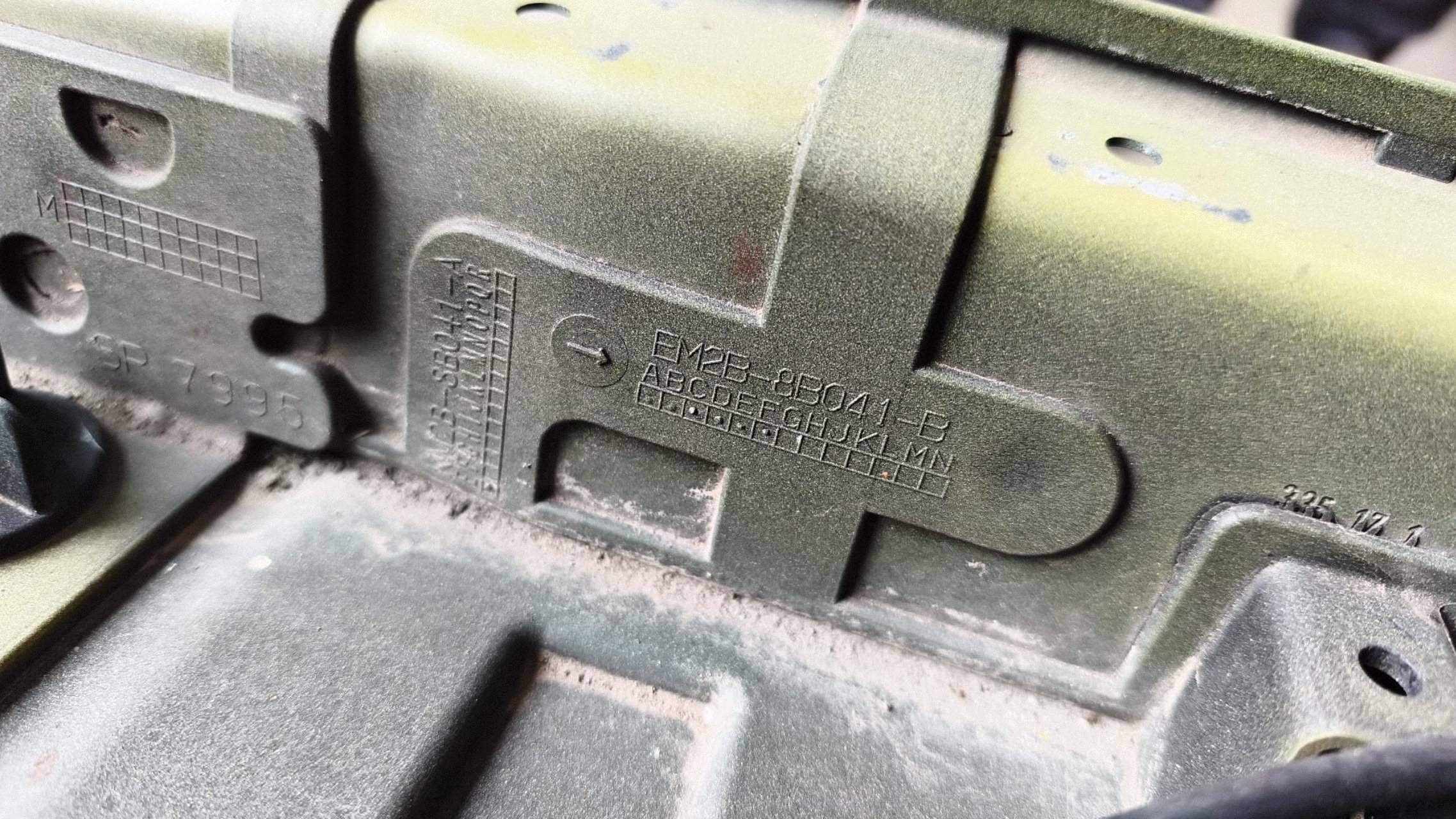 support panel for radiators pillar holder radiator headlight trim Ford S-MAX EM2B8B041B