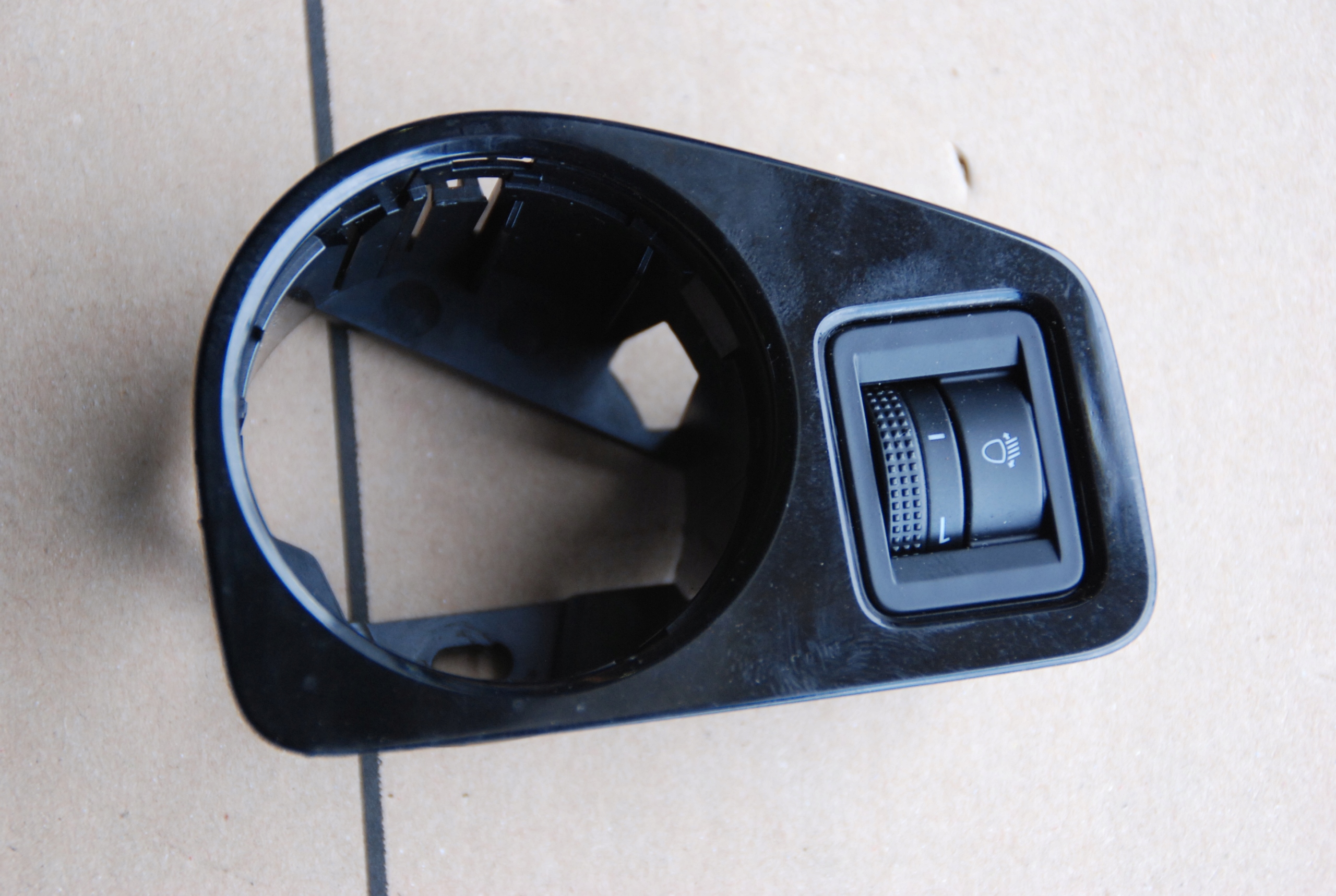 рамка света volkswagen oe 5G1858060