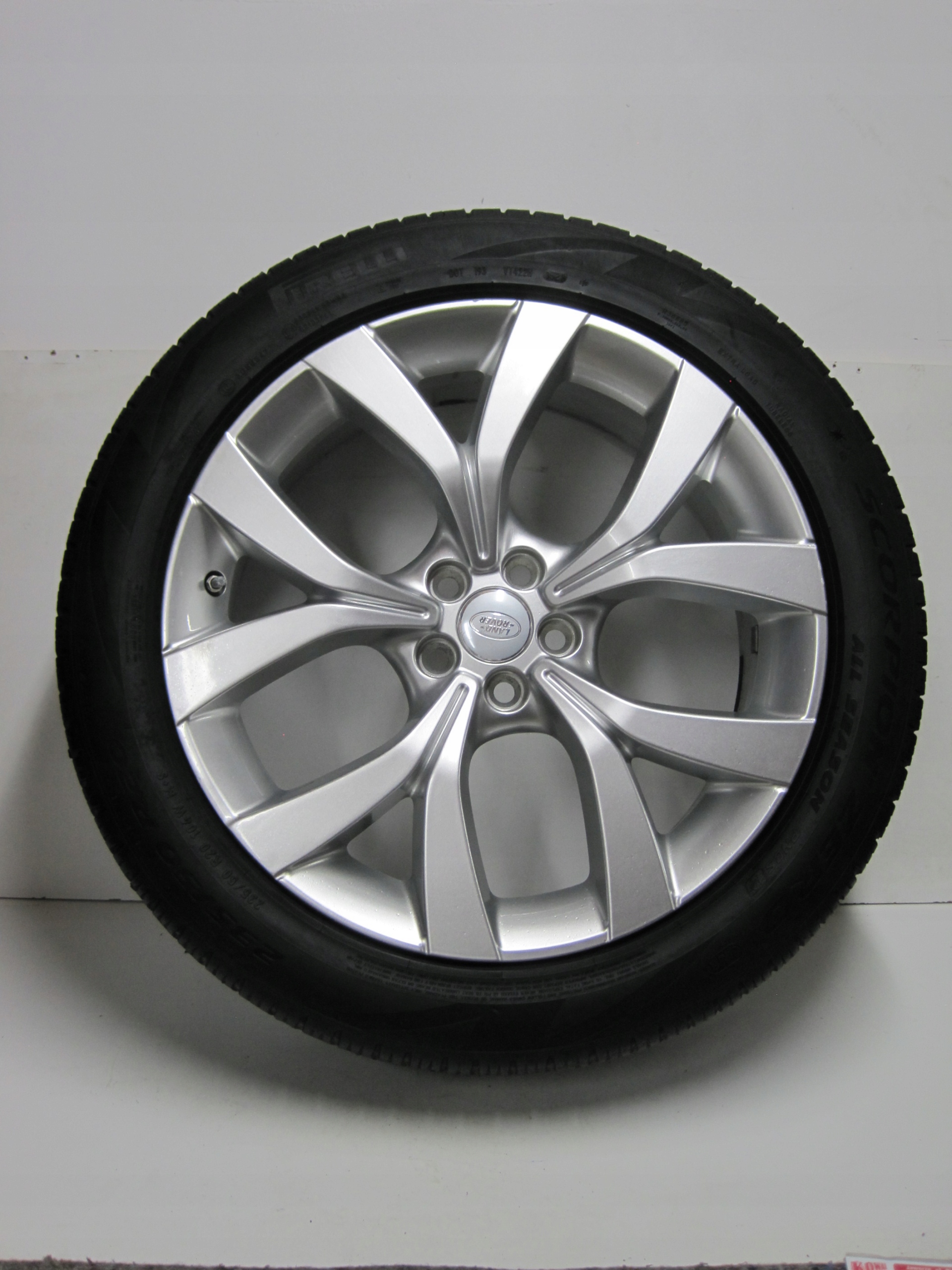 wheels discs tyres Range Rover Evoque R20 M+S 5mm