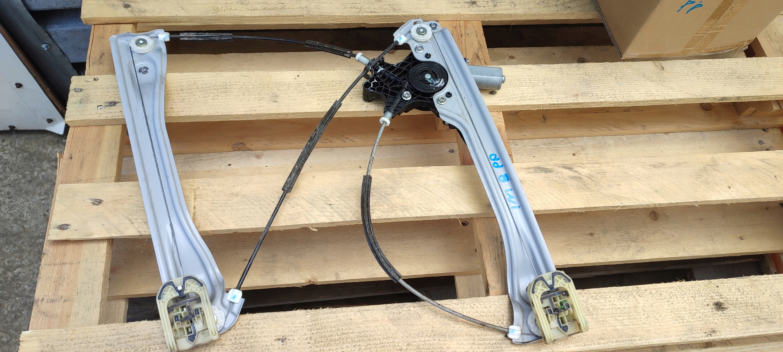 window regulator right front OPEL INSIGNIA B 39138554
