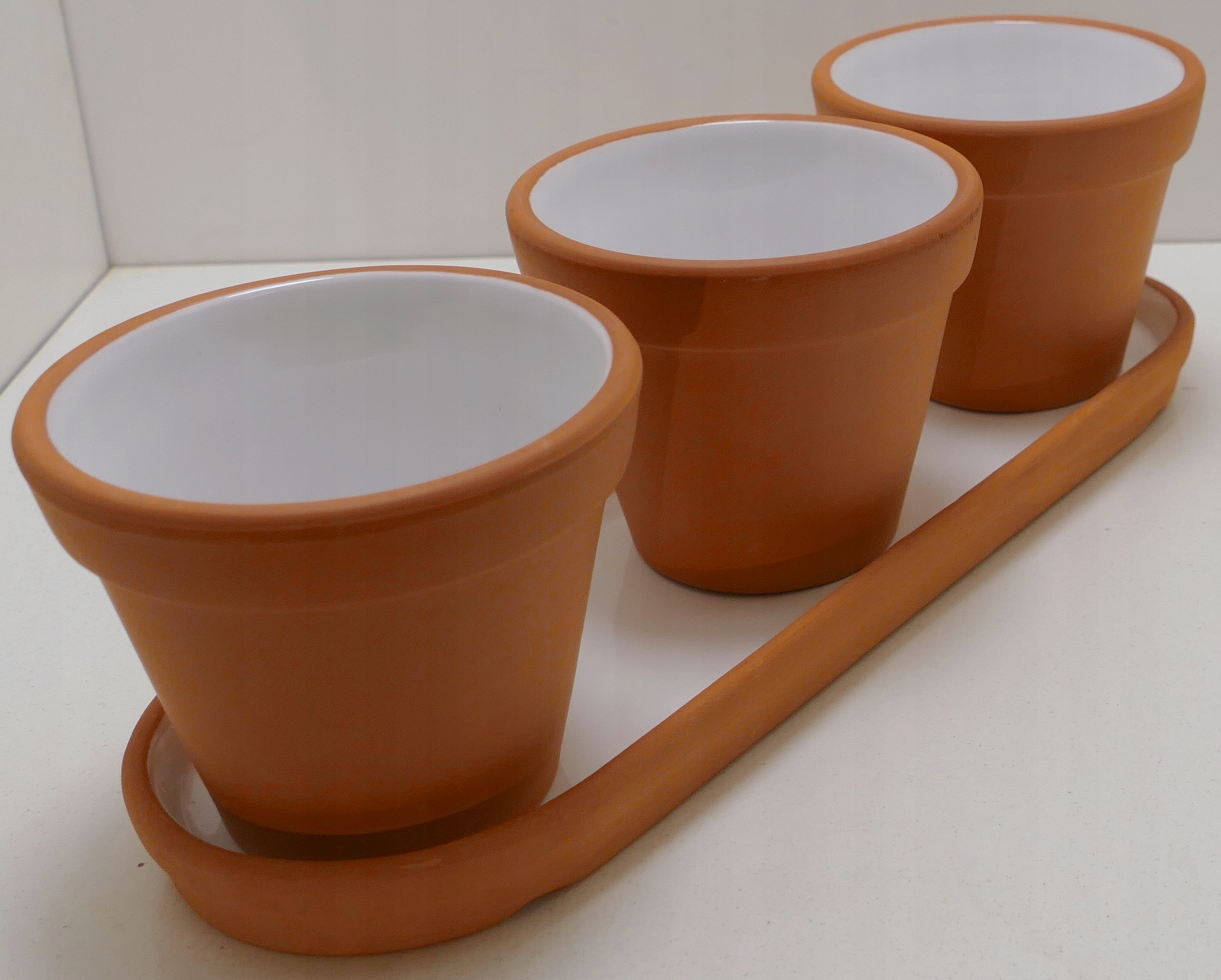 

Zestaw Ceramiczne 3 Doniczki Z Podstawką