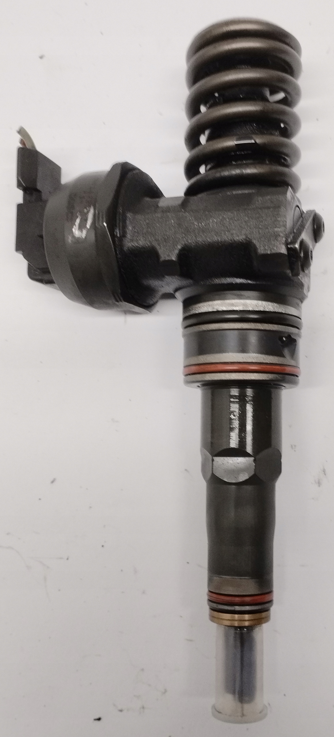 WTRYSK POMPOWTRYSK PASSAT B5 1.9 TDI 038130073AH