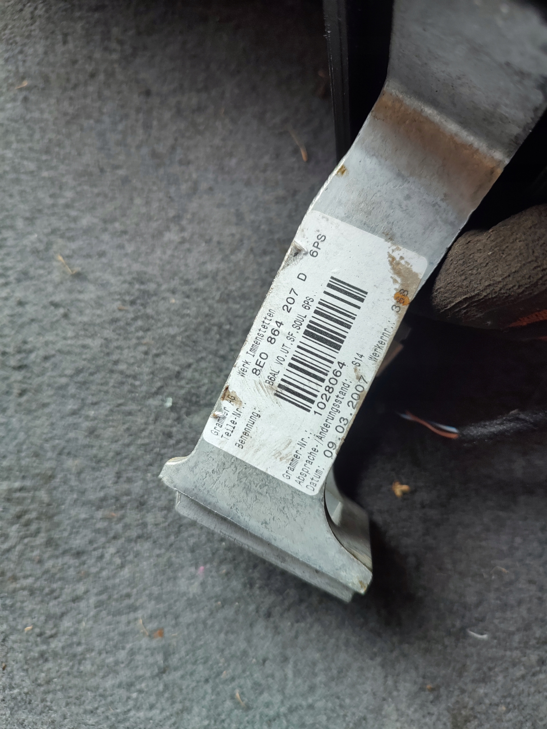 armrest leather AUDI A4 B7 8E0864207D