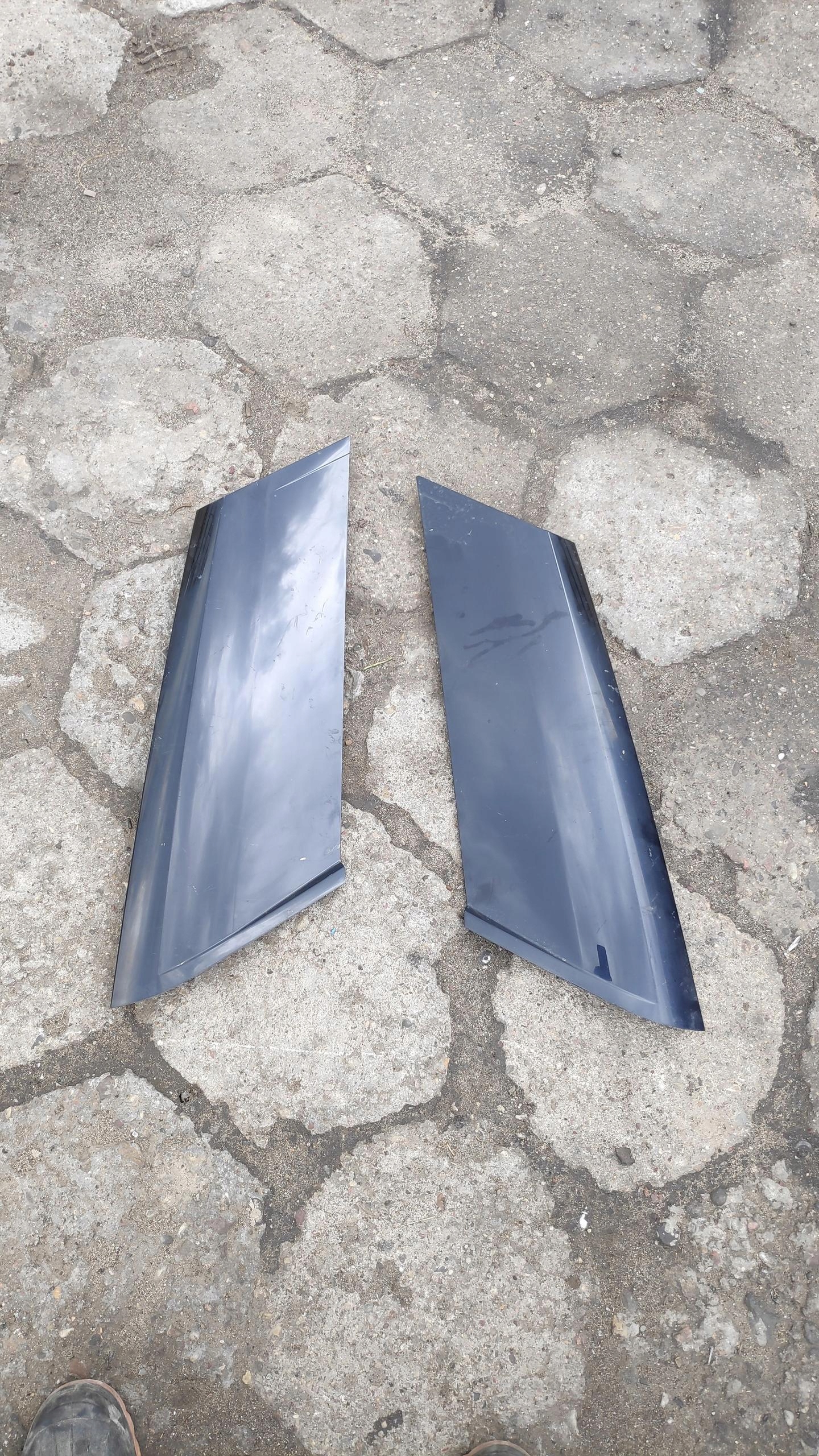 NAKŁADKI SŁUPKA TYŁ RANGE ROVER L405 CK5229148AH