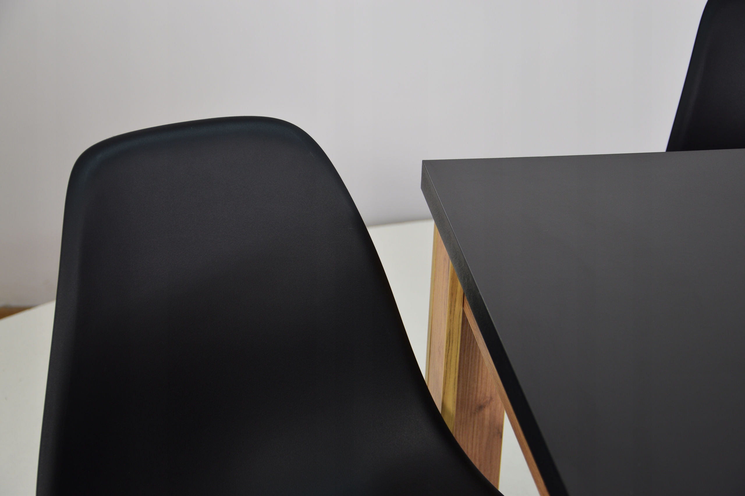 Stół rozkładany z 4 krzesłami / komplet do KUCHNI Materiał drewno