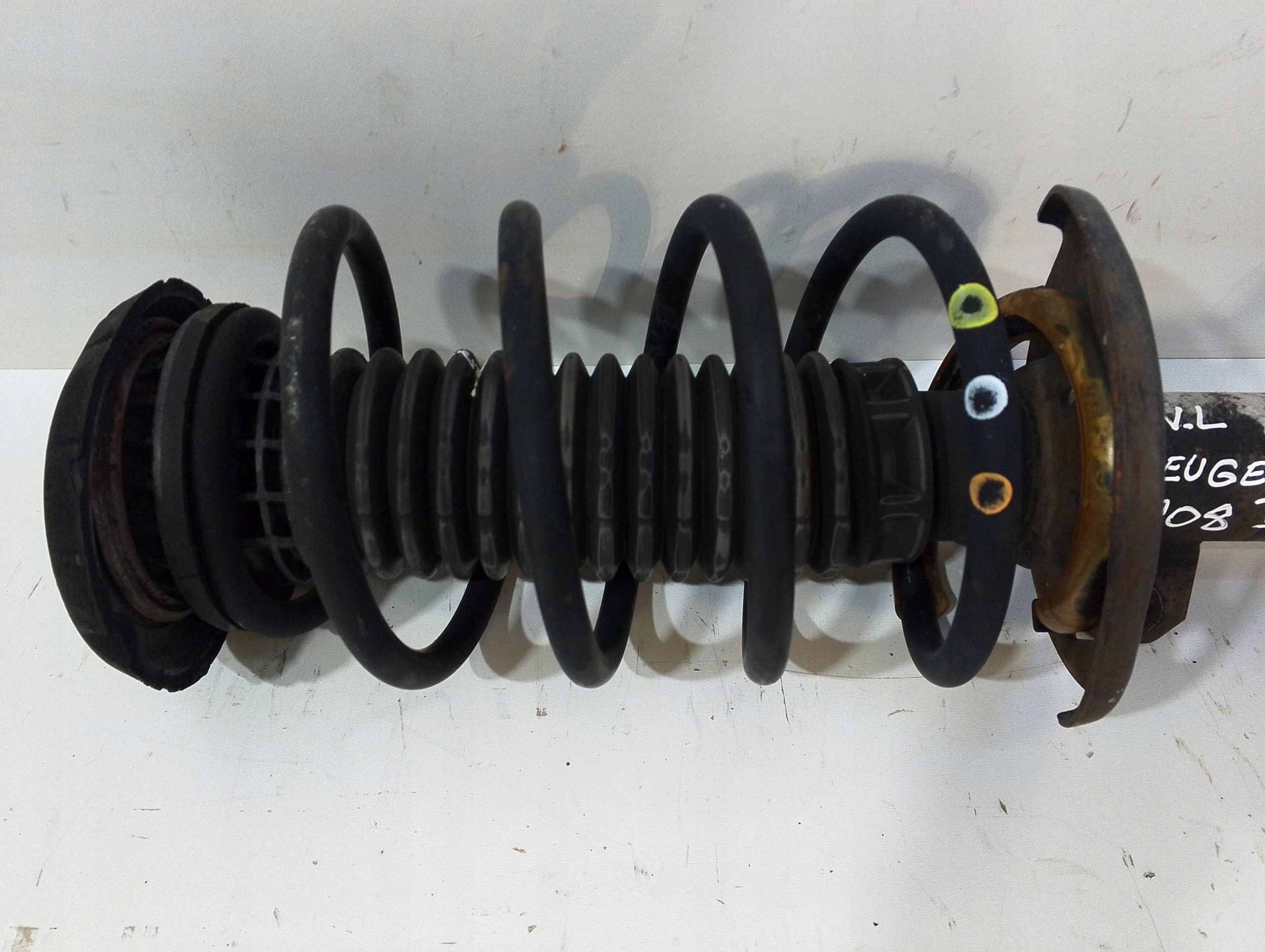 Peugeot 208 and shock absorber front left 98203247 (F257)
