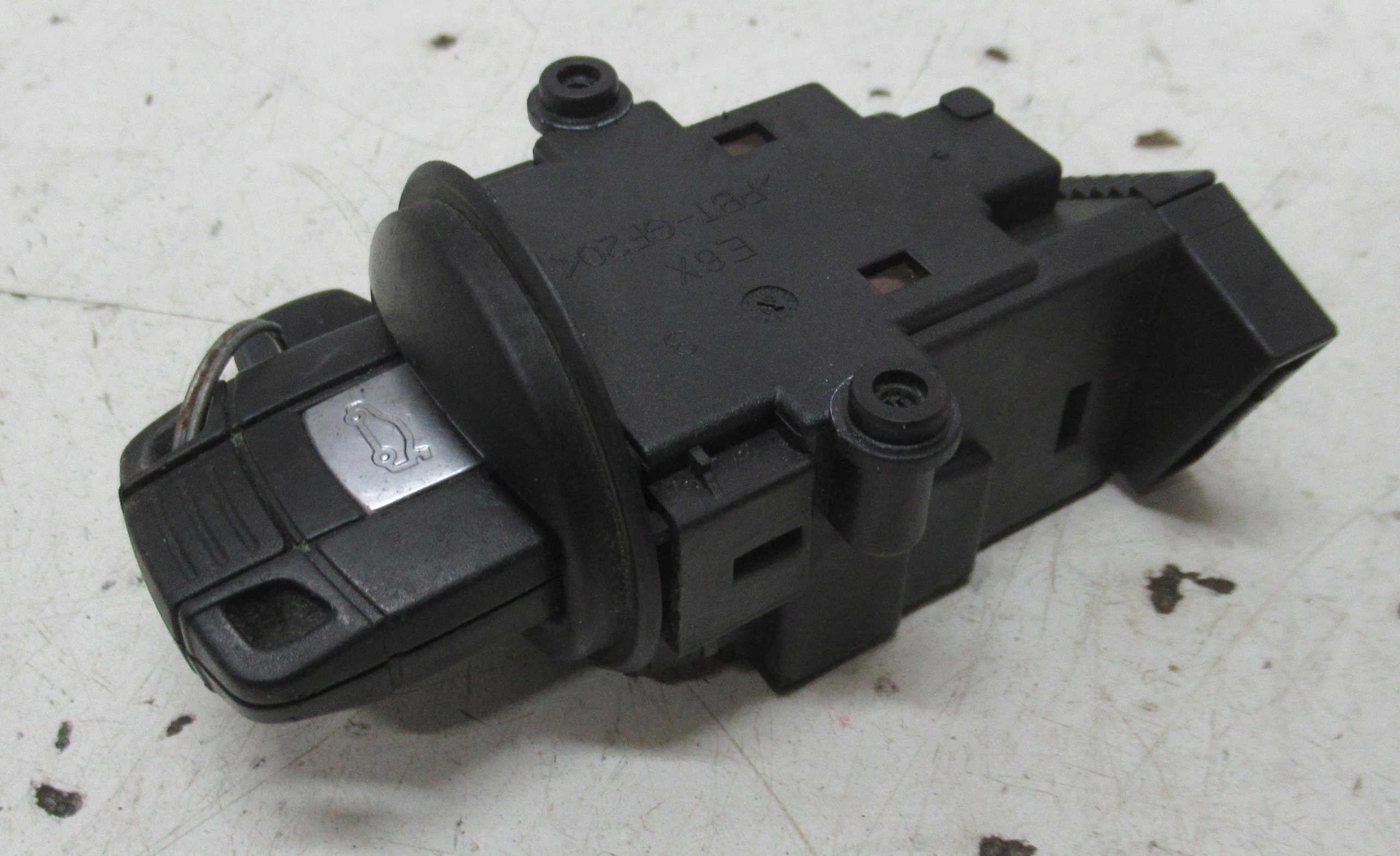 BMW E61 07R ignition key 6954722