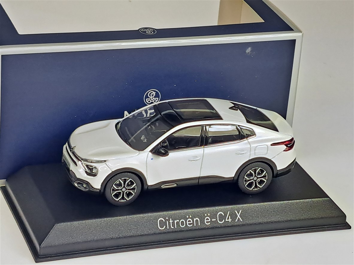 Norev Citroen e-C4 X 2023 Pearl White 1:43