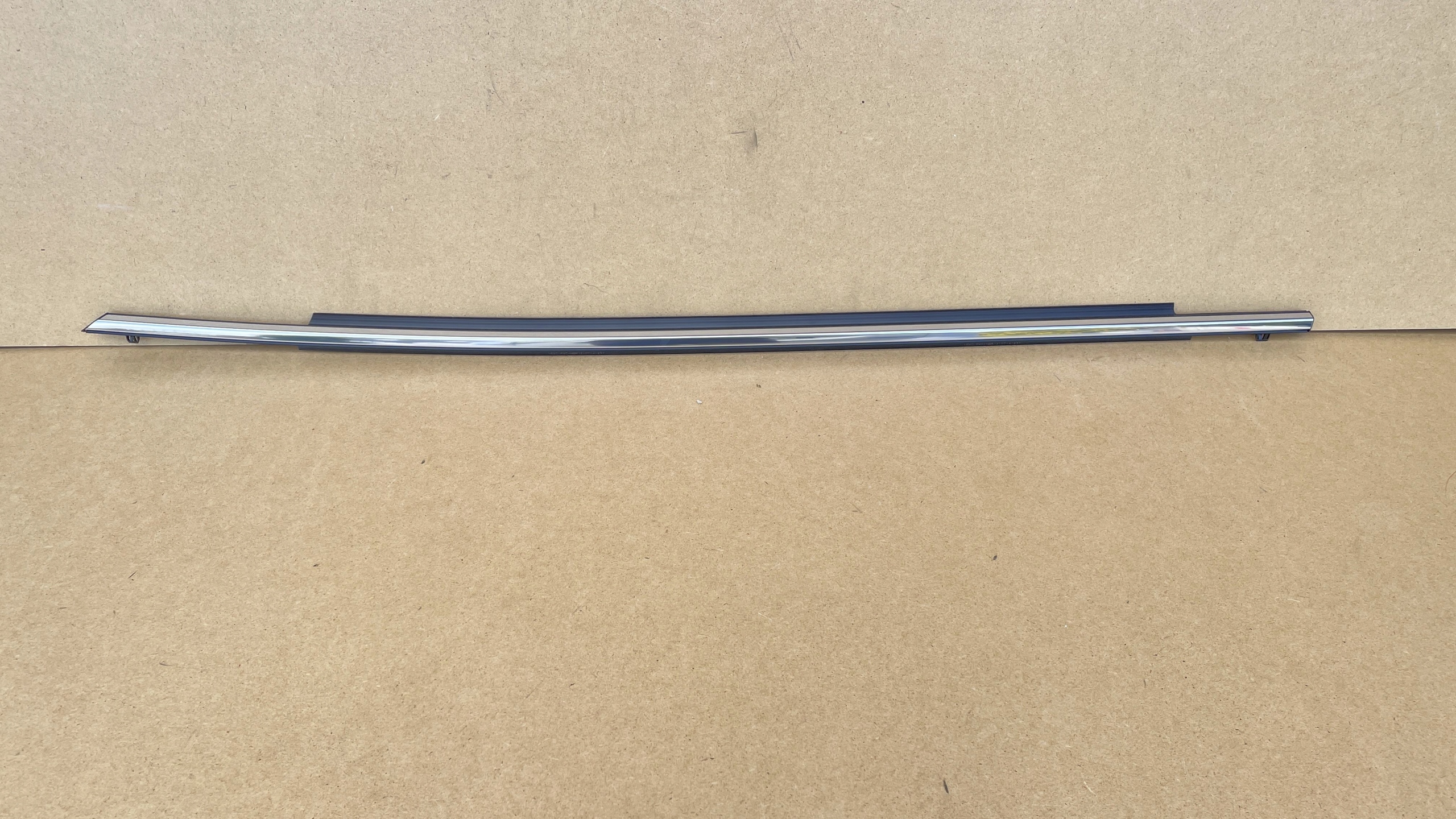 MAZDA 6 KOMBI LISTWA ZGARNIAJĄCA DRZWI PRZÓD LEWY