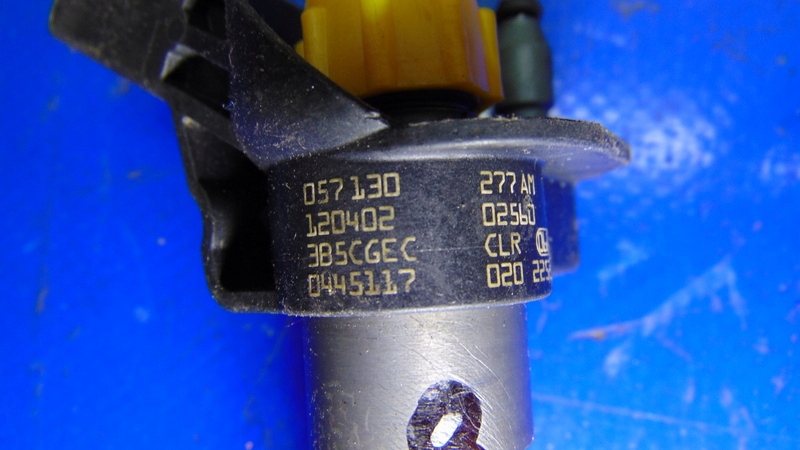 injector 057130277AM 4.2TDI AUDI A8 D3 Q7 PORSCHE A7