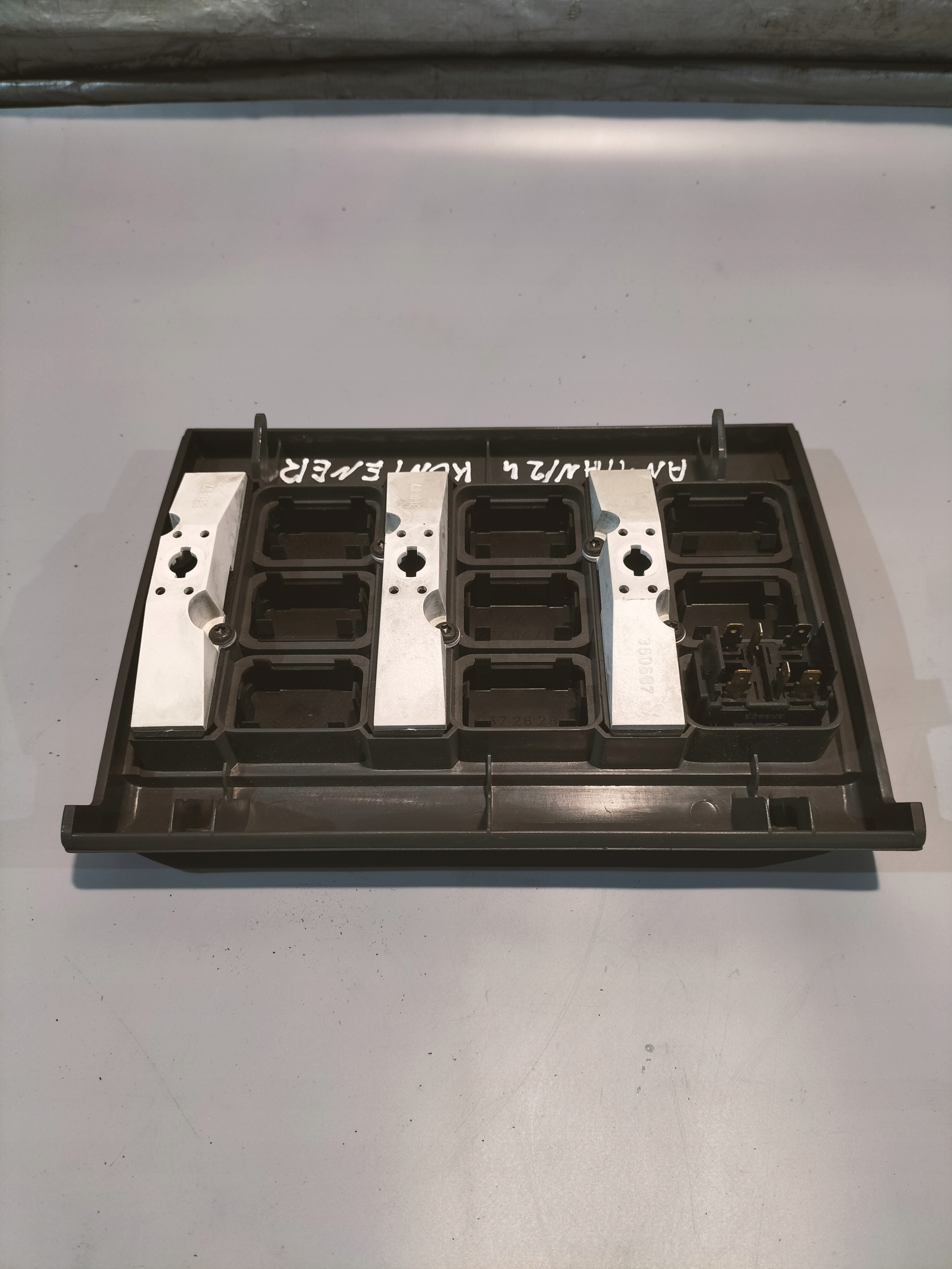 frame PANEL ZASLEPKI PRZYCISKOW SCANIA 4 1346903