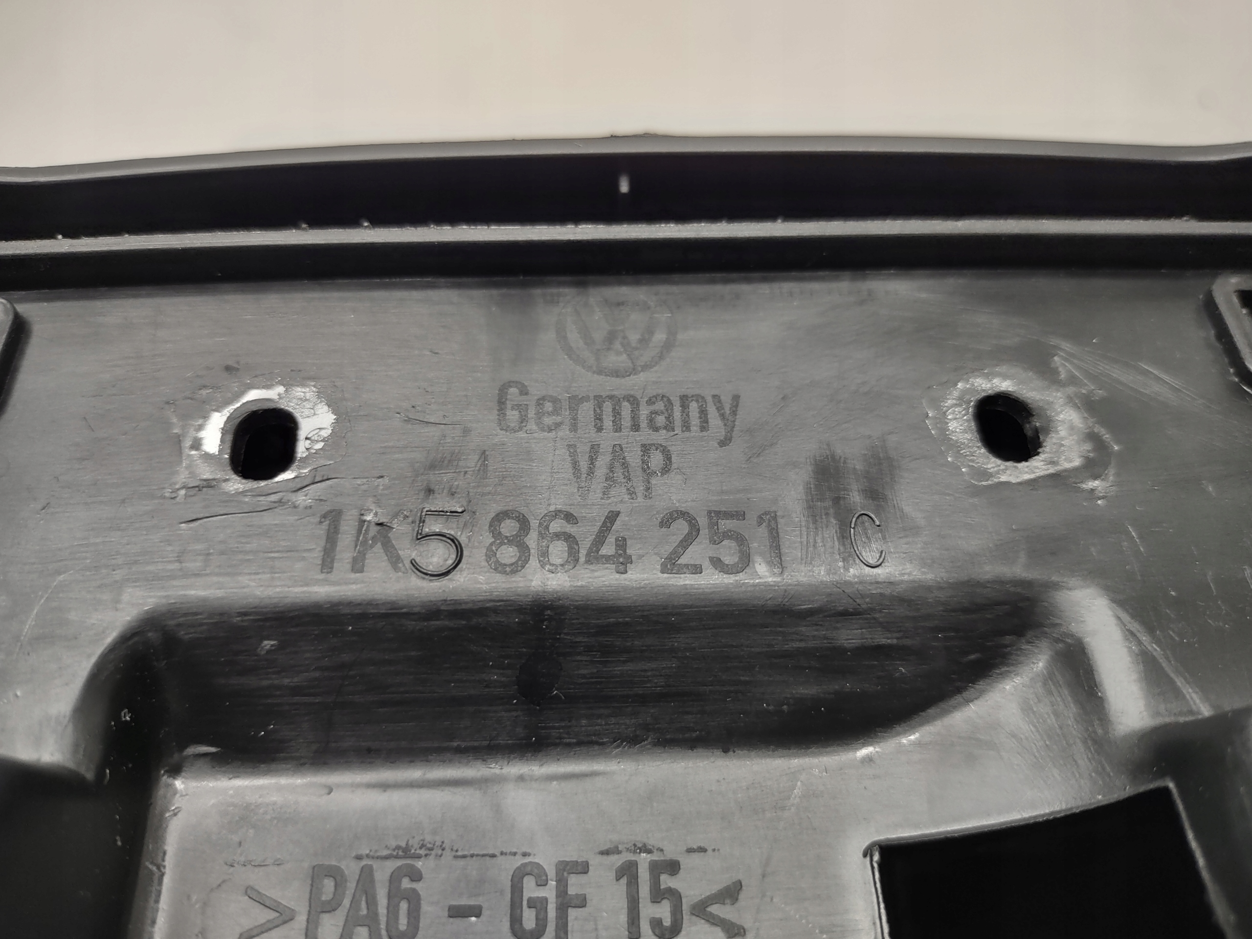 подлокотник vw GOLF VI 5K 2009-2013r. материал оригинал