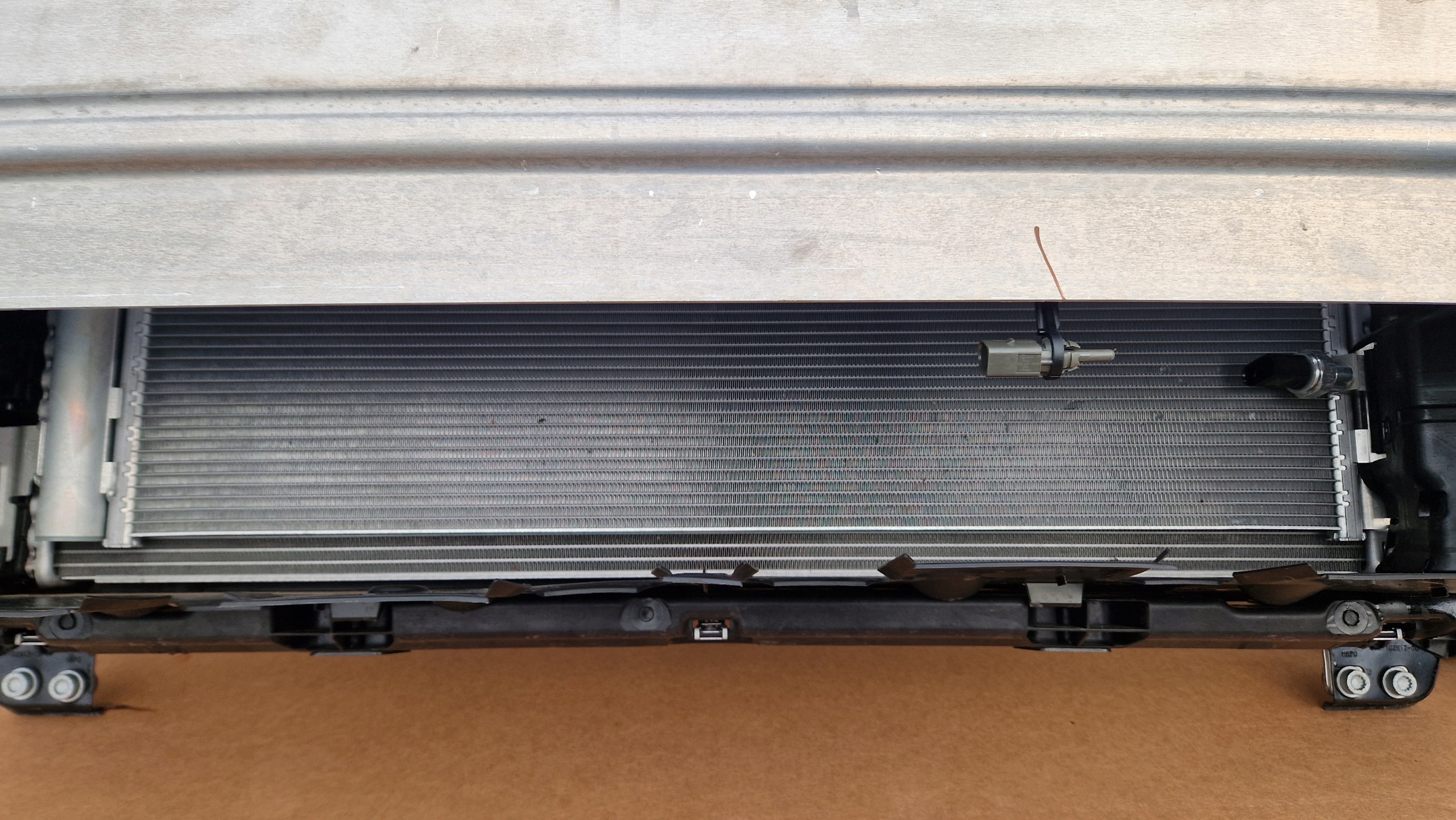 support panel for radiators sider radiator AUDI Q7 LIFT 2024- 3.0 TDI complete as new