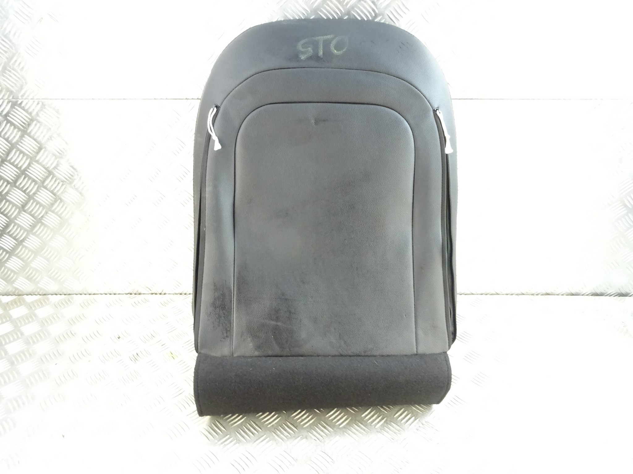 KIA STONIC OPARCIE seat right