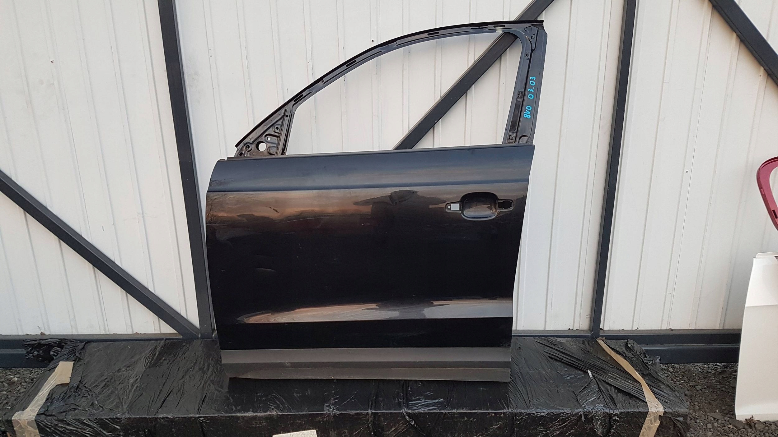 AUDI Q3 8U 8U0 11- DRZWI LEWE PRZOD PRZEDNIE LADNE