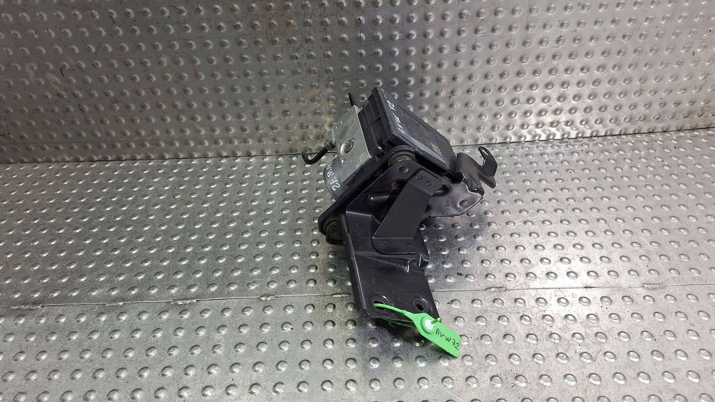 pump control unit ABS 5Q0614517R 5Q0907379S AUDI A3 8V GOLF VII LEON III