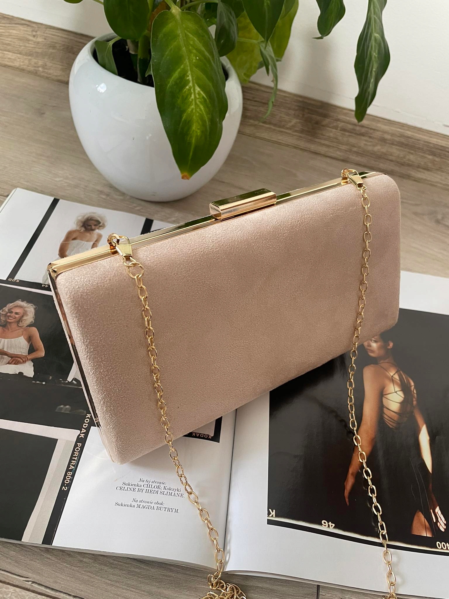 ZAMSZOWA TOREBKA KOPERTÓWKA PUZDERKO NUDE PINK Odcień nude