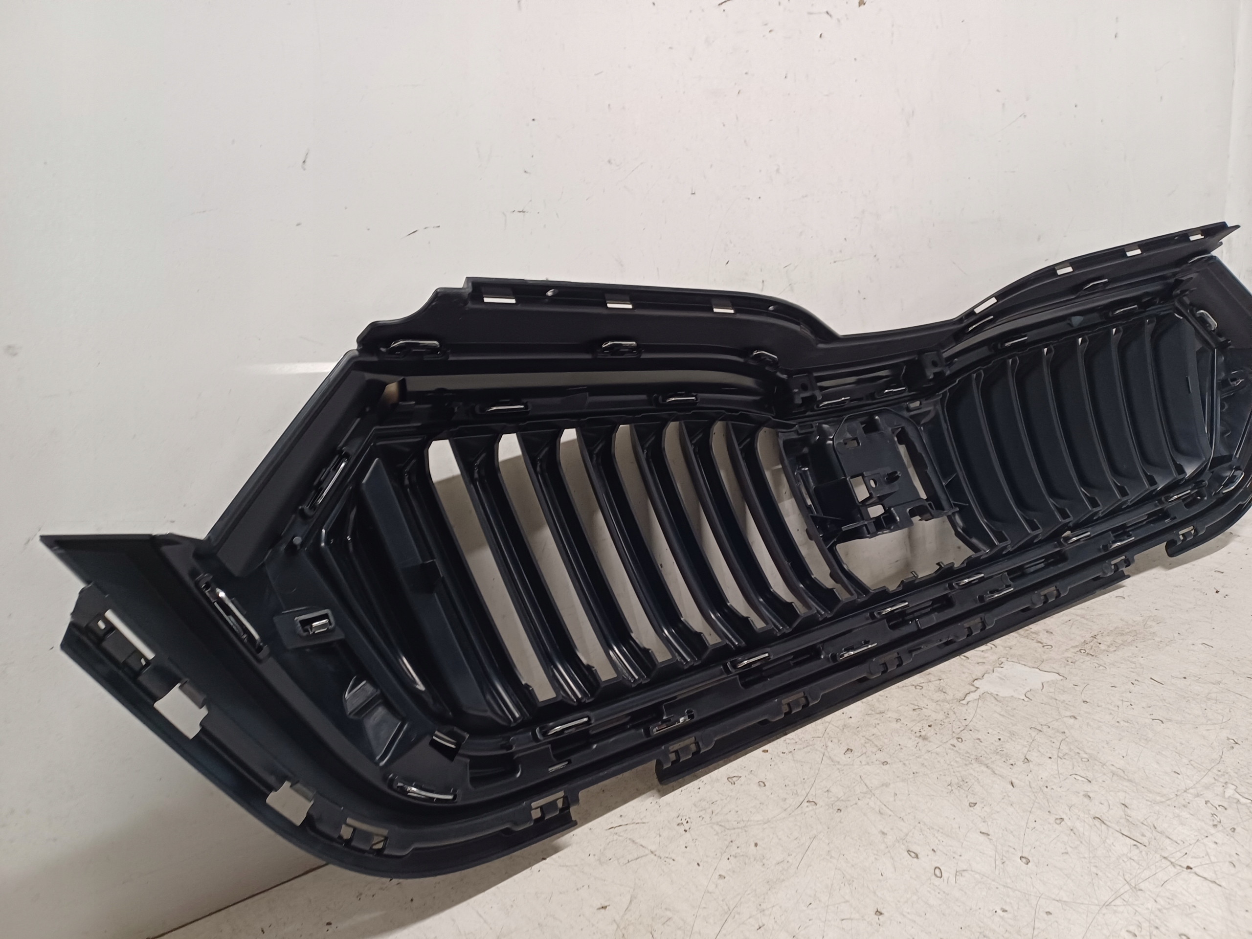Skoda Octavia III 5E Kühlergrill FRONTGRILL Kühlergitter 5E3853653 - Thumbnail 7