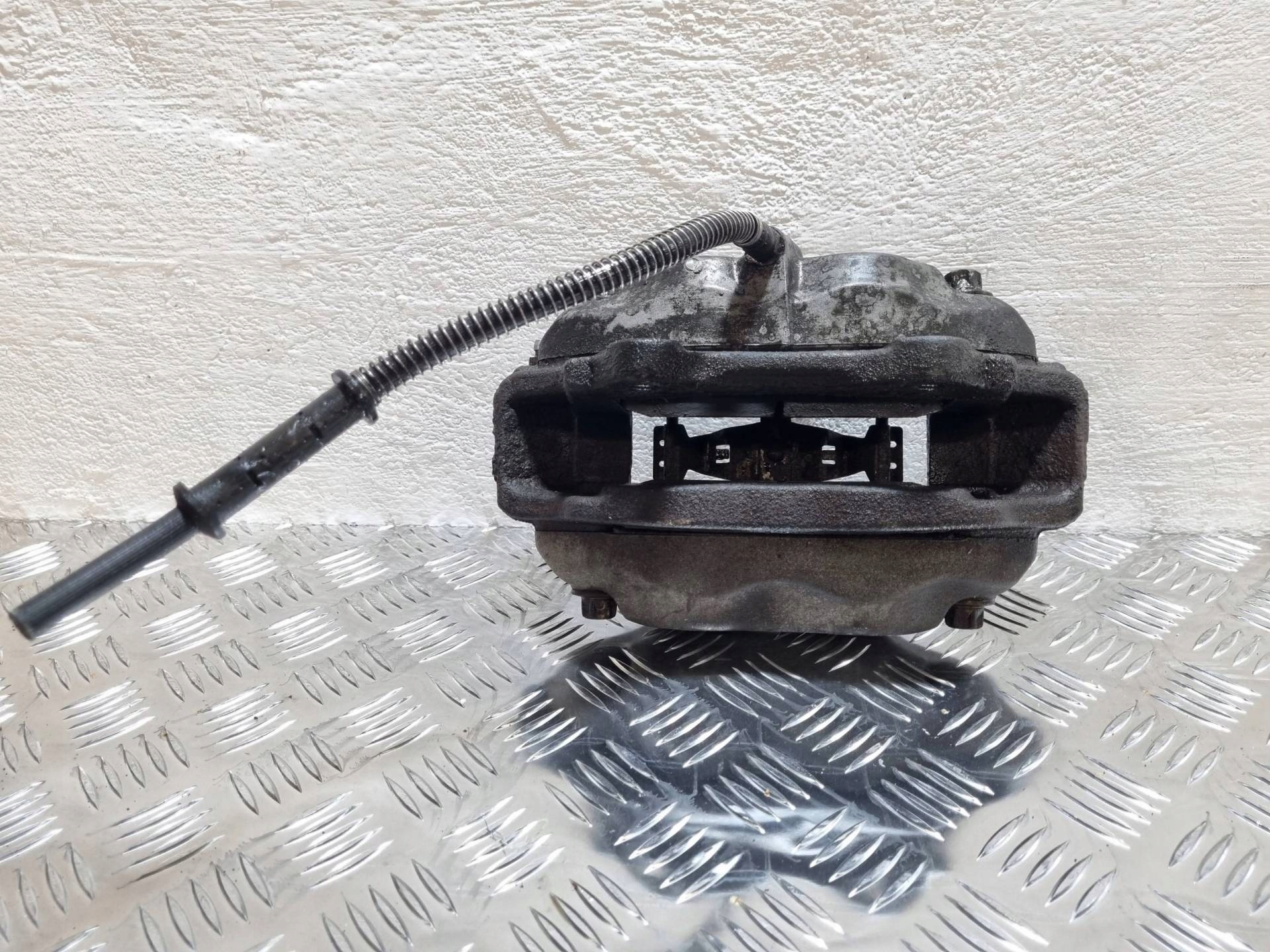 caliper brake front right side Mercedes-Benz S W221 facelift 2012
