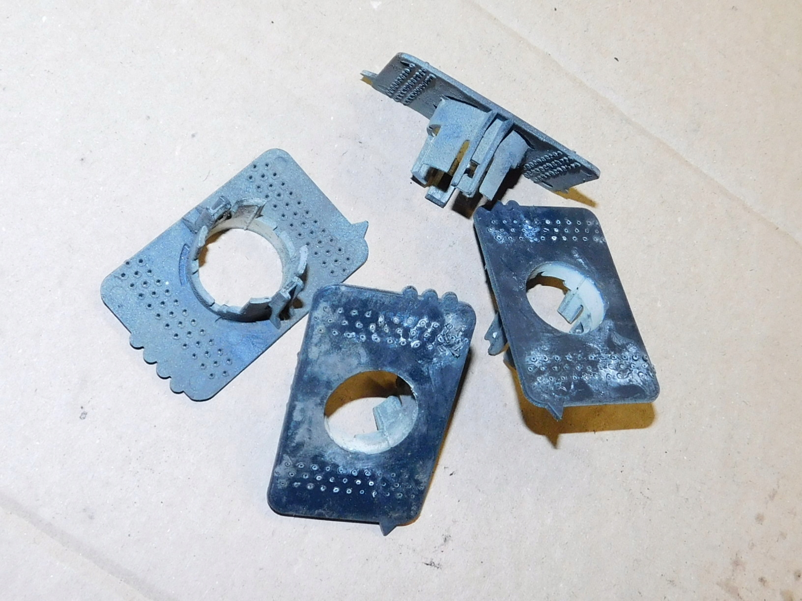 MERCEDES W246 MOCOWANIE KOSZYK CZUJNIKA PDC