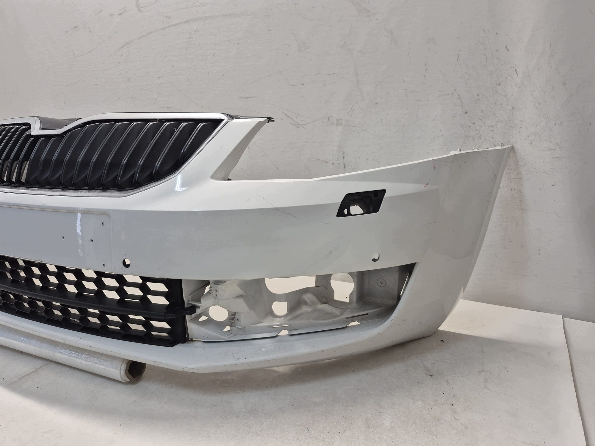 SKODA OCTAVIA III 3 12-16 bumper front front washer 4XPDC