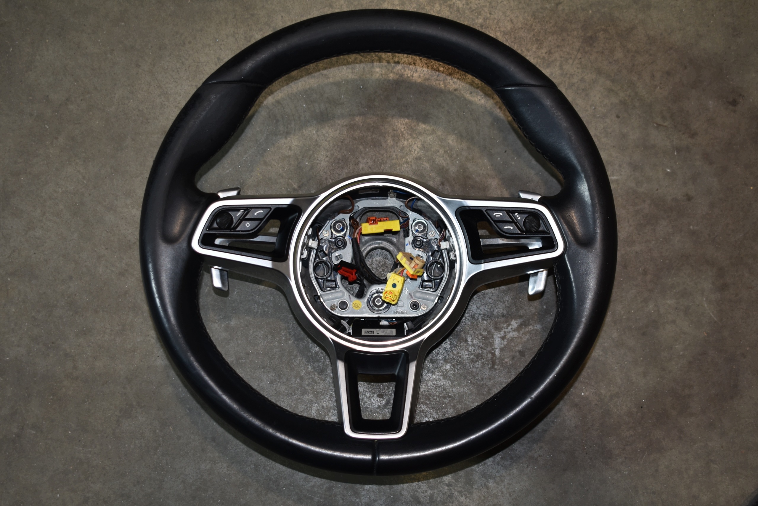 volant + avec la direction PORSCHE MACAN